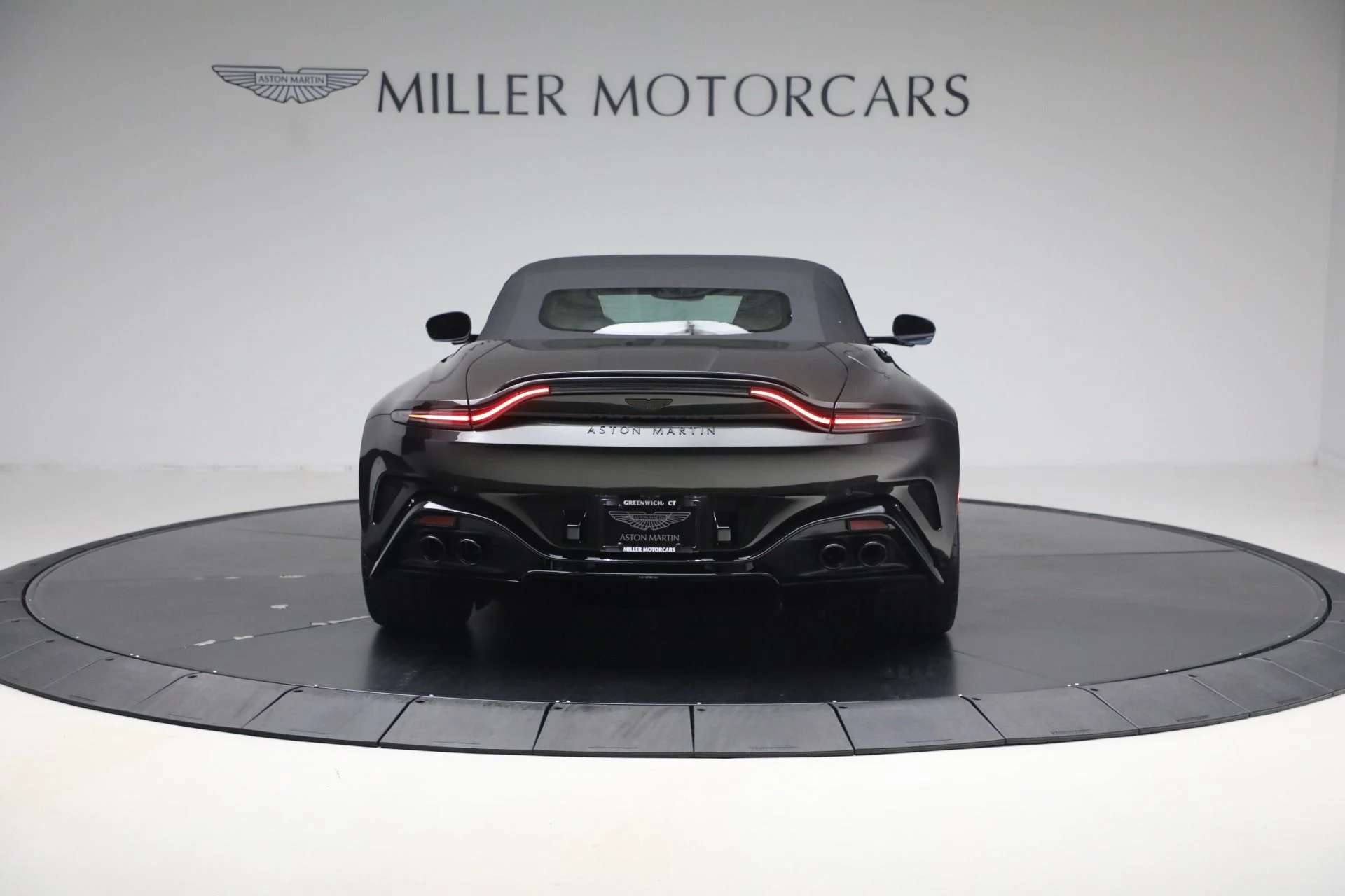 mph017_1934188807_New_2026_Aston_Martin_Vantage_S_Roadster_1787329518_81f18c81e7