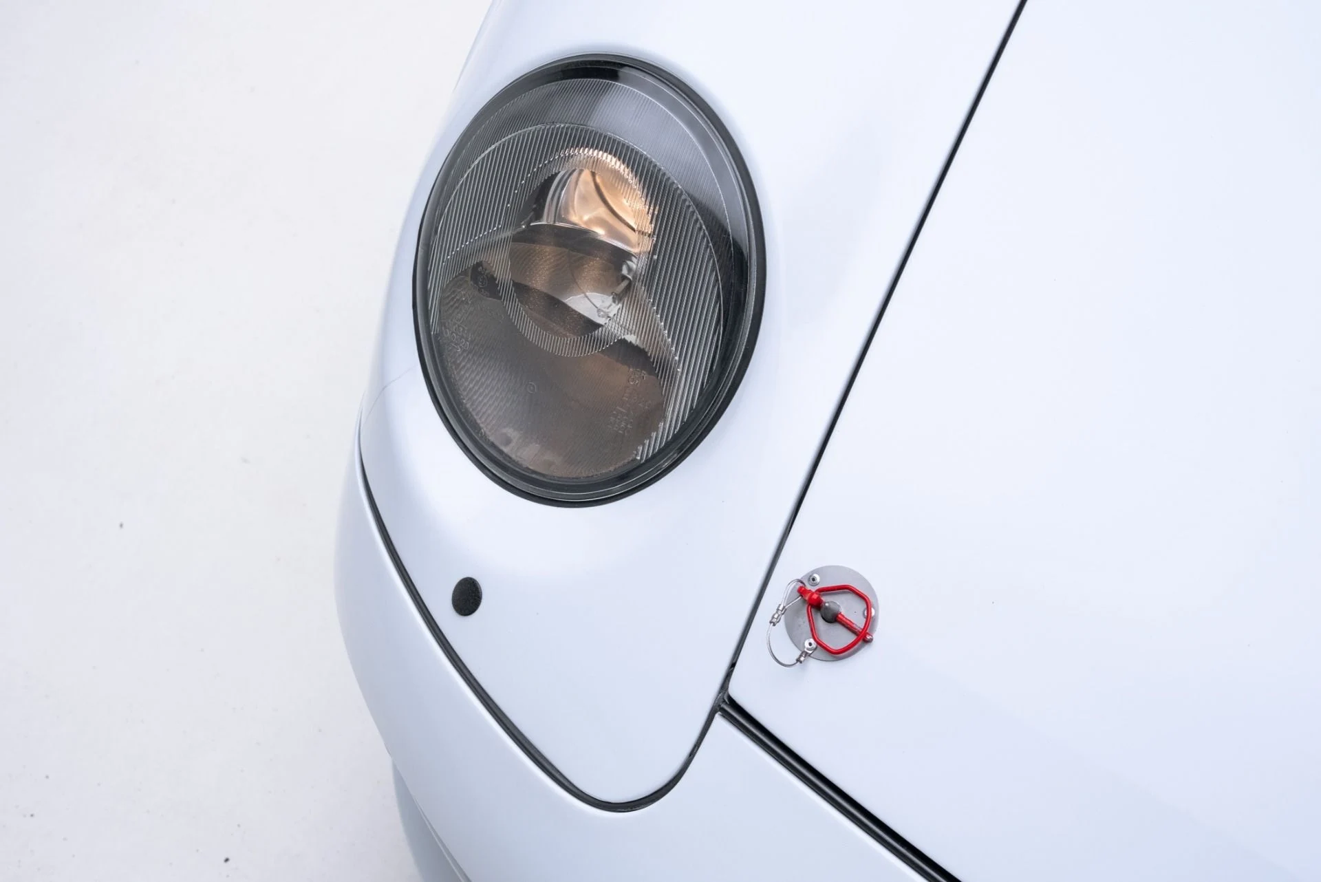 mph017_1936997321_Used_1997_Porsche_911_993_Cup_38_RSR_1773179300_aba0422fc8