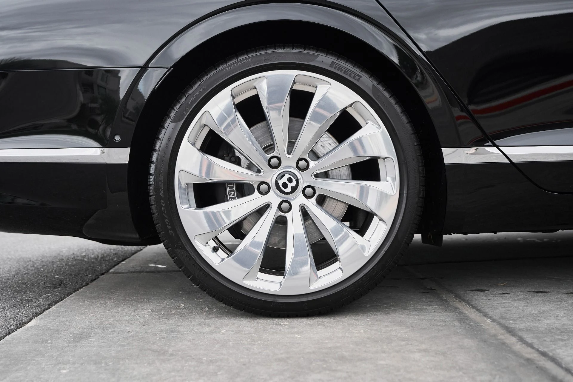 mph017_1938871363_Used_2022_Bentley_Flying_Spur_V8_1763502784_8b8ee5a5b5