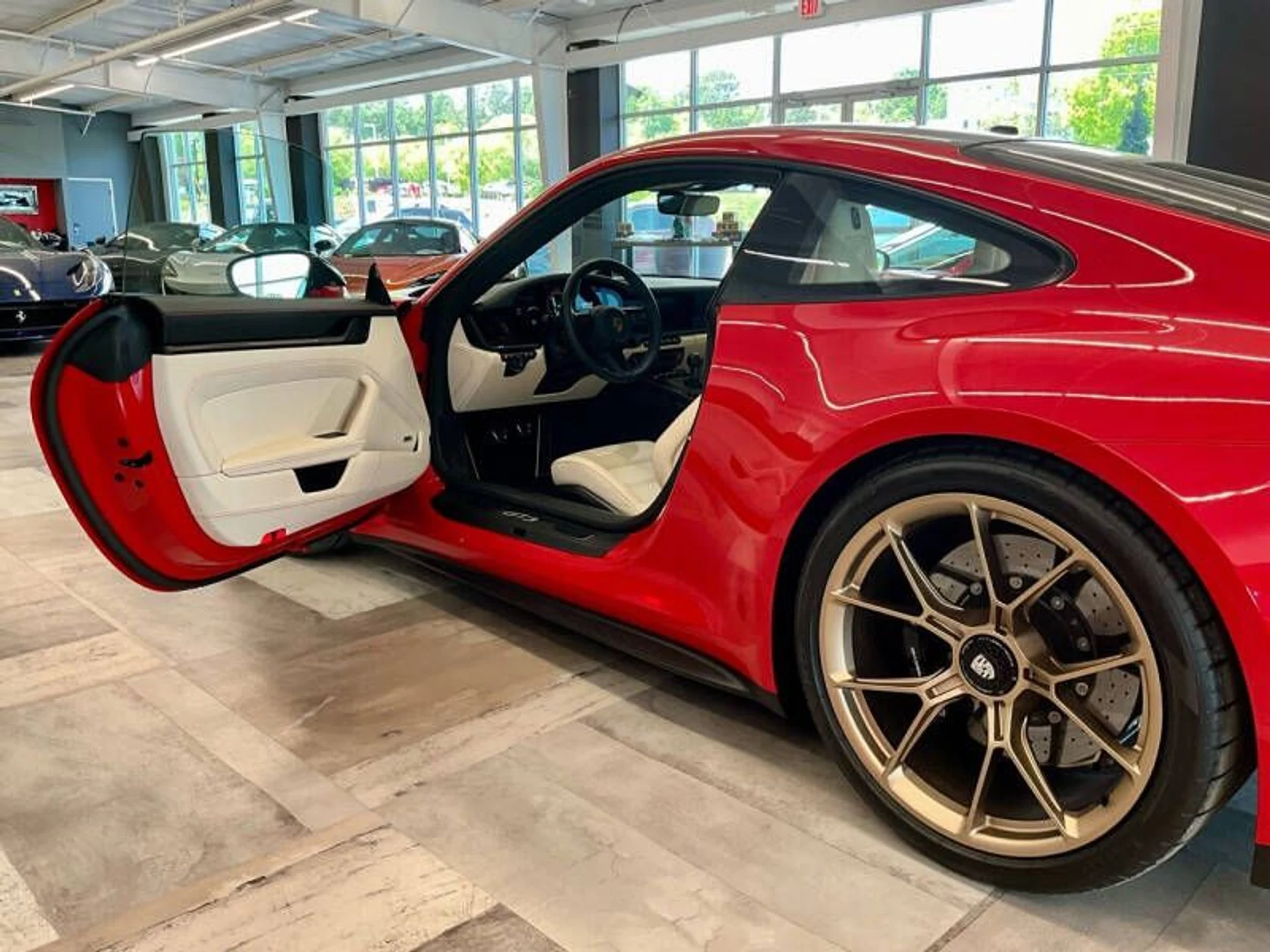 mph017_1938952129_2022_porsche_911_gt3_2dr_coupe_81136a9db8