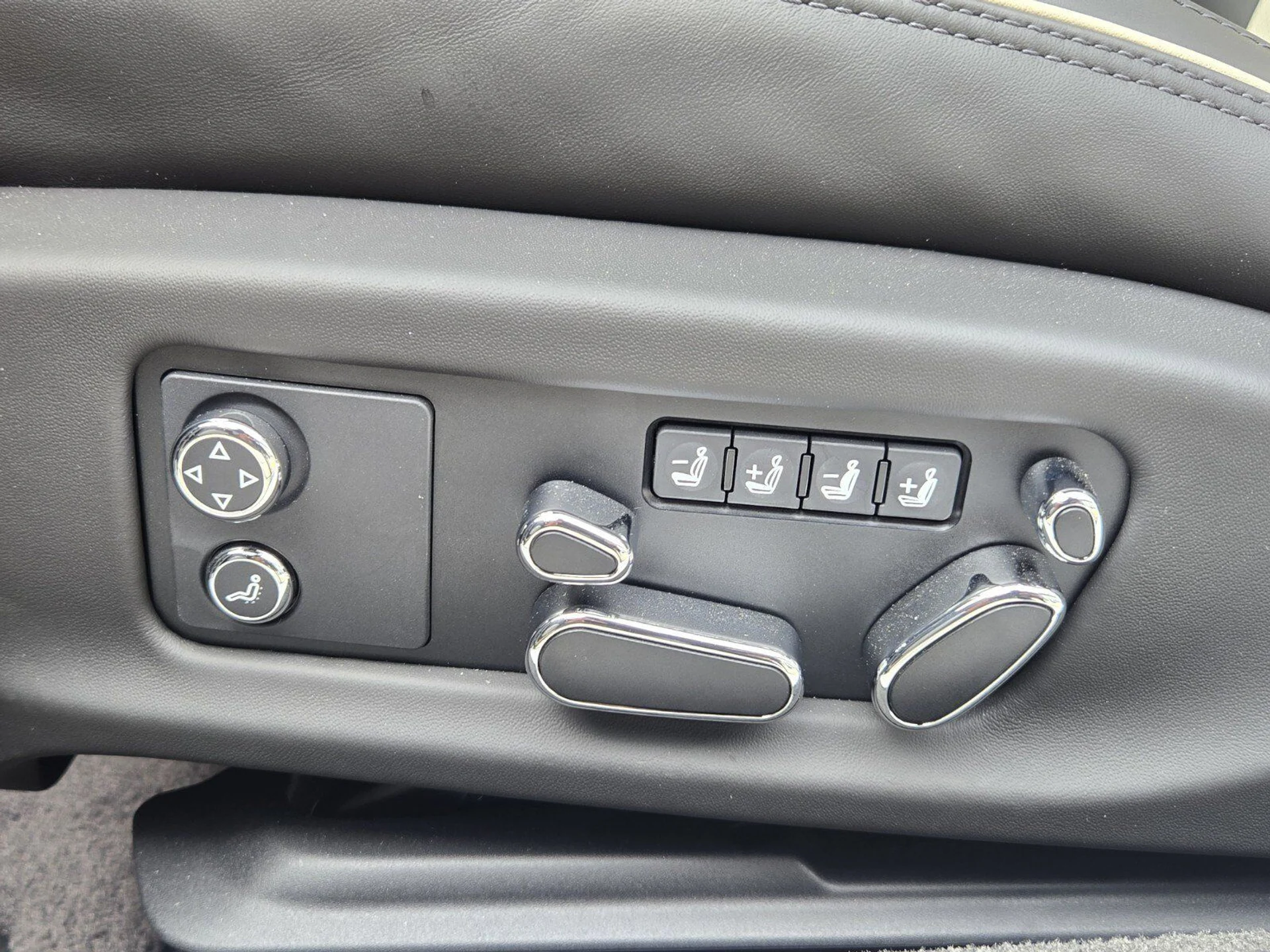 mph017_1957037172_8407ff2eee0222f0f53e7cd5b7cb6bf9x_4054927409