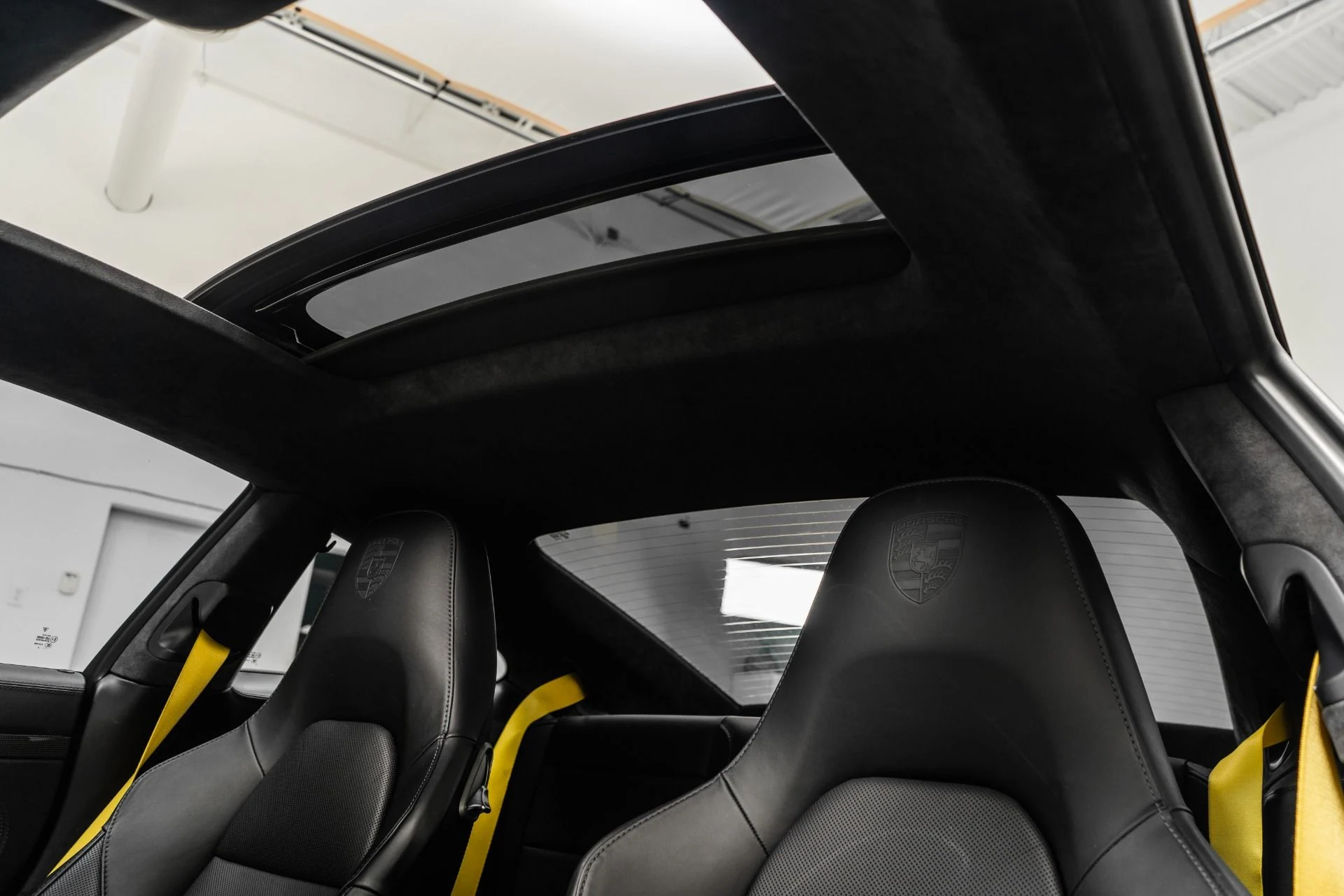 mph017_1961364206_Used_2014_Porsche_911_Turbo_S_1758120142_7a74e56586