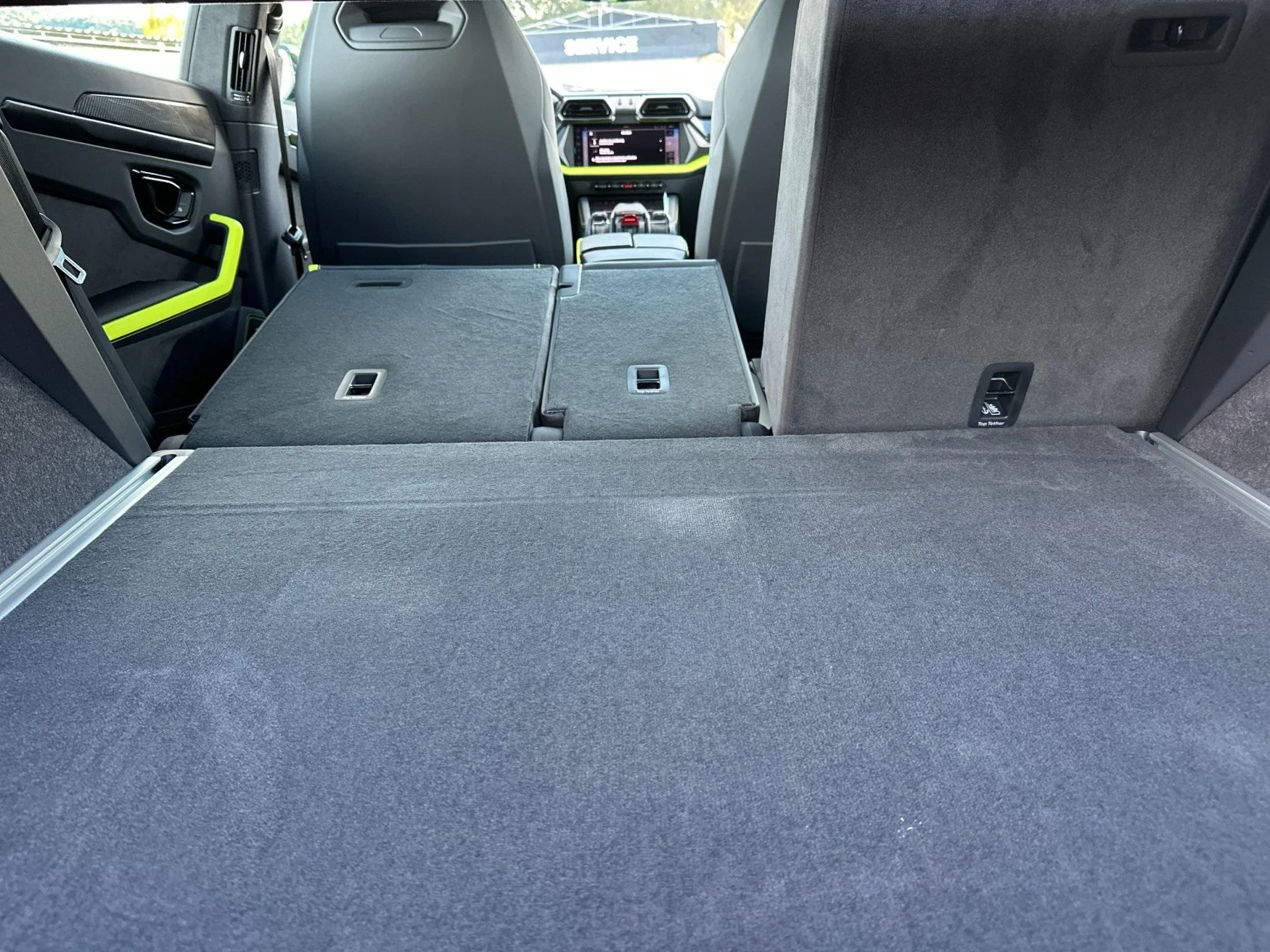 mph017_1961722647_New_2025_Lamborghini_Urus_SE_1762355303_711a9d20a8