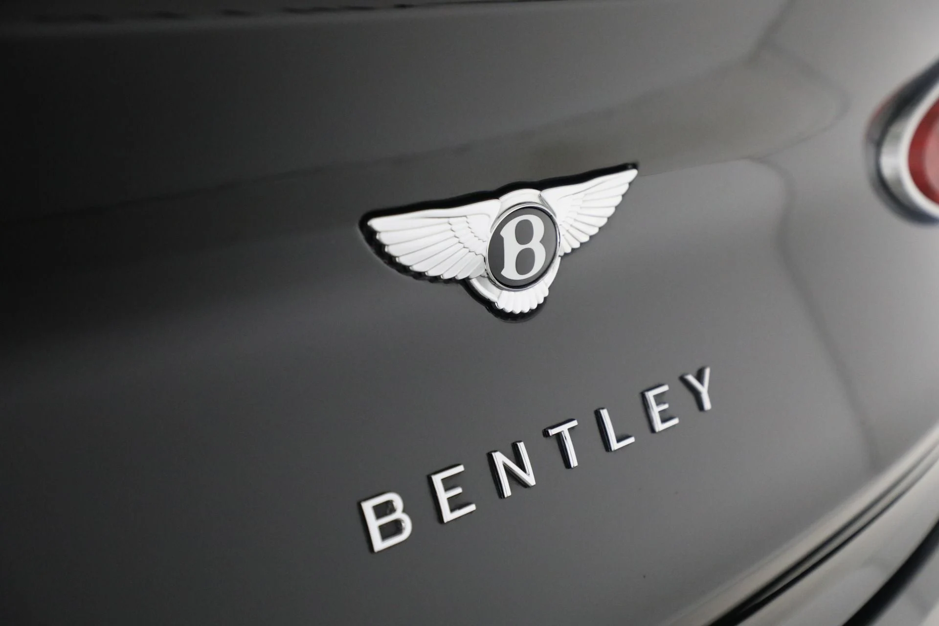 mph017_1968447149_Used_2023_Bentley_Bentayga_Azure_V8_a547a3efd1