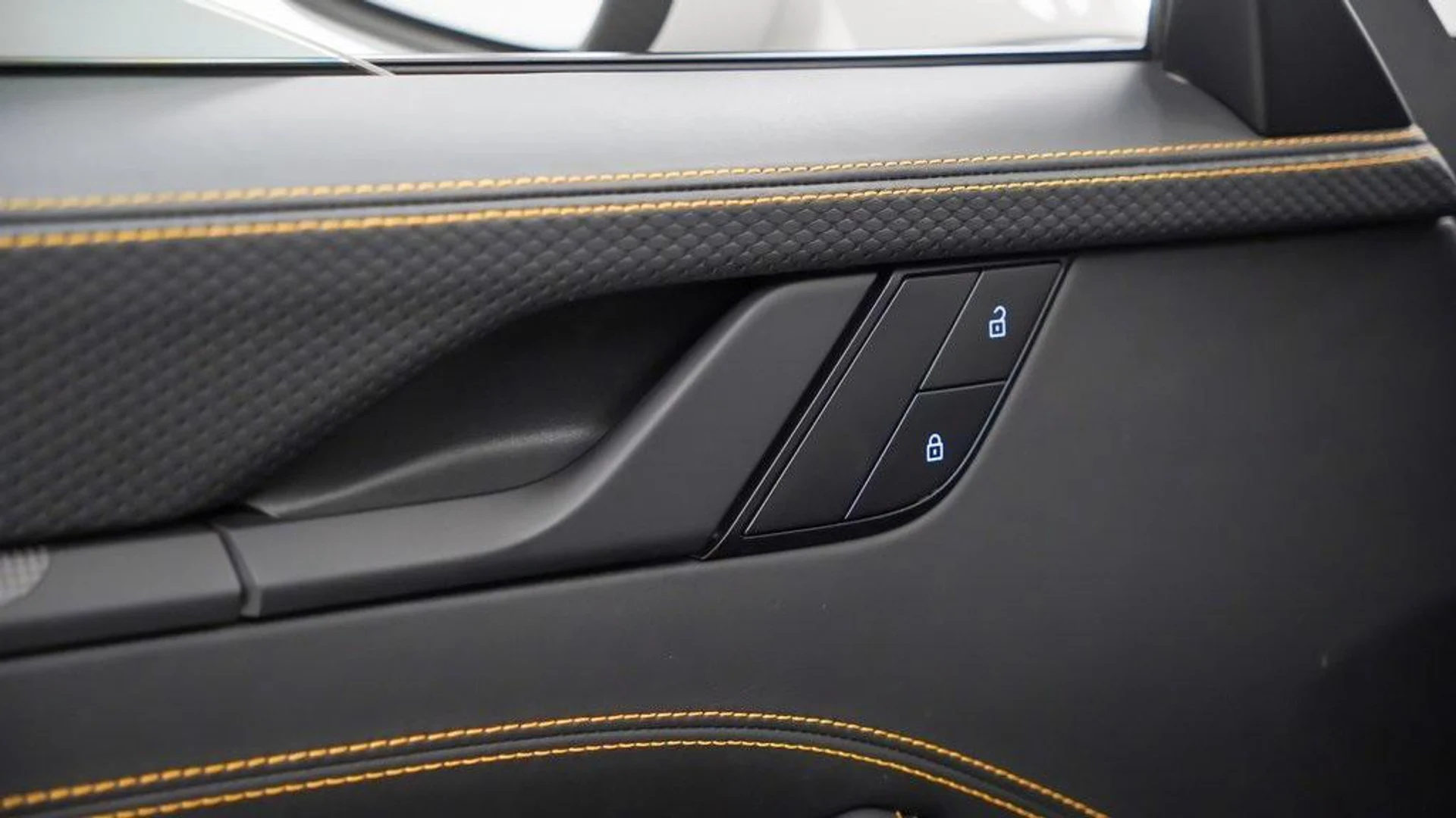 mph017_1980167890_r_Mmzs_K70_XZ_5_FMJ_44pe_GA_4e5_P2_To_f2ee1d3c80