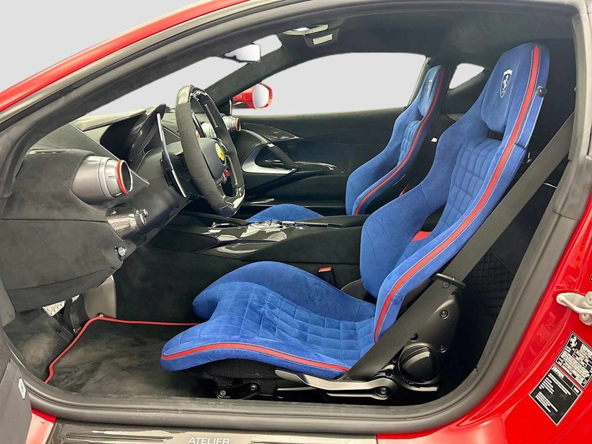 mph017_1984814798_used_2024_ferrari_812_competizione_consignmentcar_8119_22991795_18_1024_e217b1de37