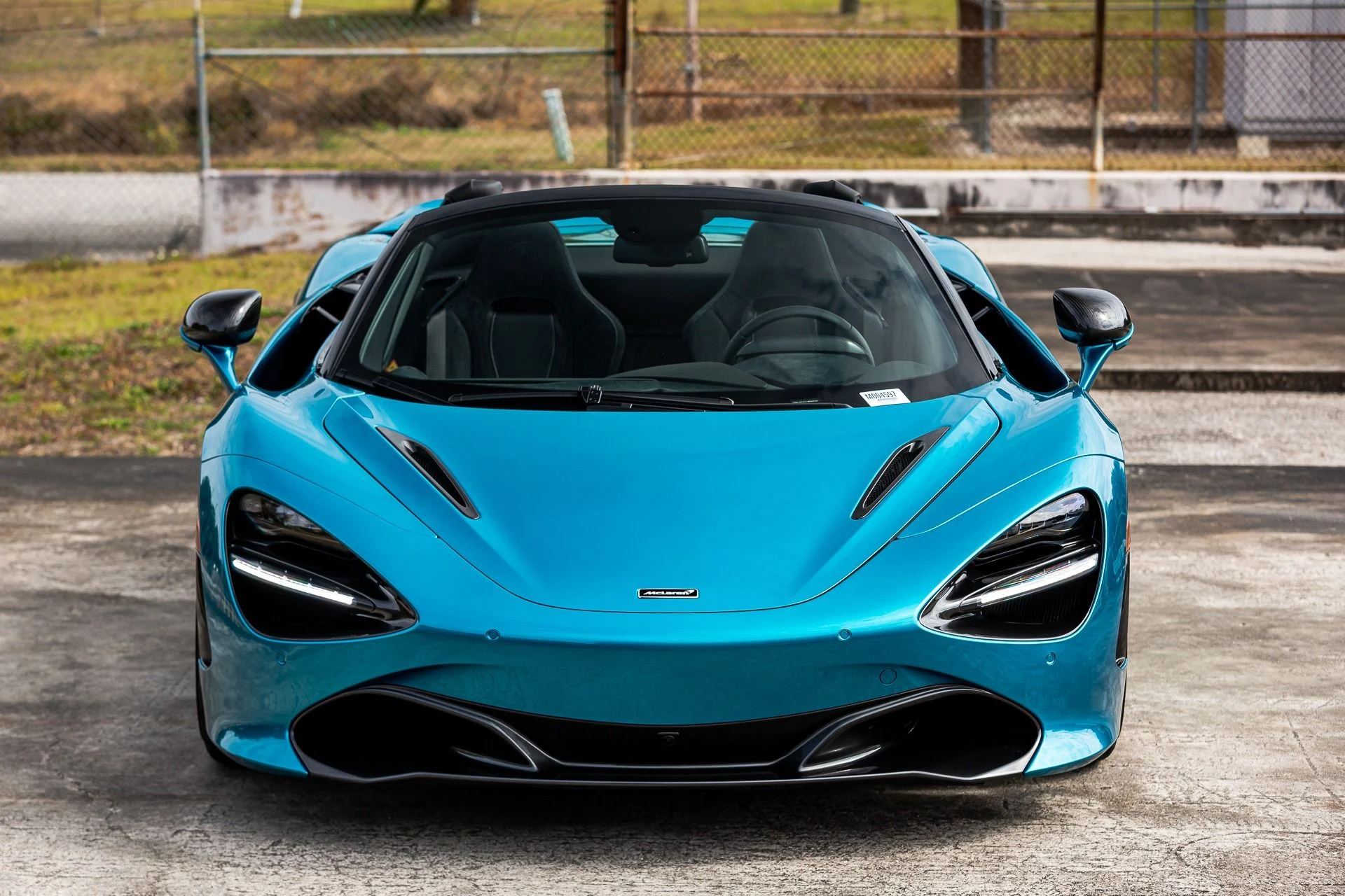 mph017_1992281680_24_p18_l_d2d0641f84