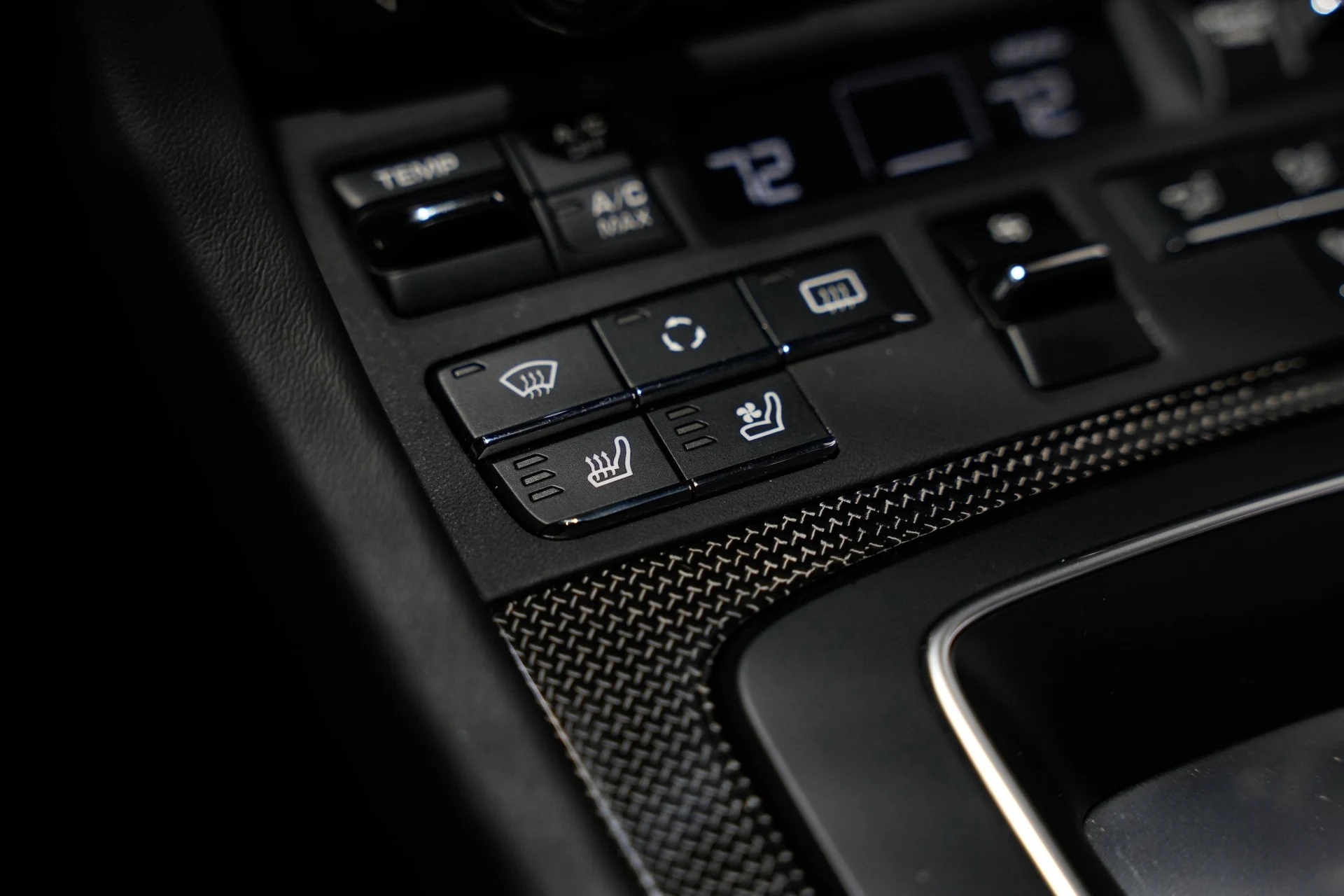 mph017_1997961276_1294b2319cab55a13b3f2a80fe940d35x_c211894761