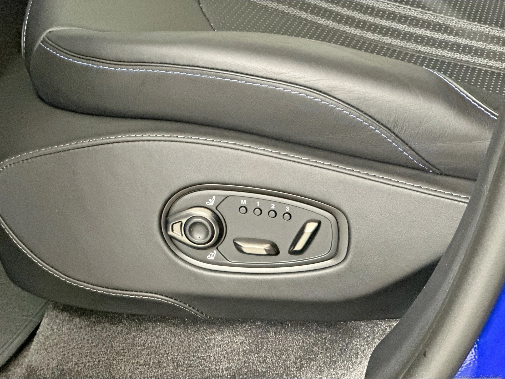 mph017_2003753362_18_4d1670747c