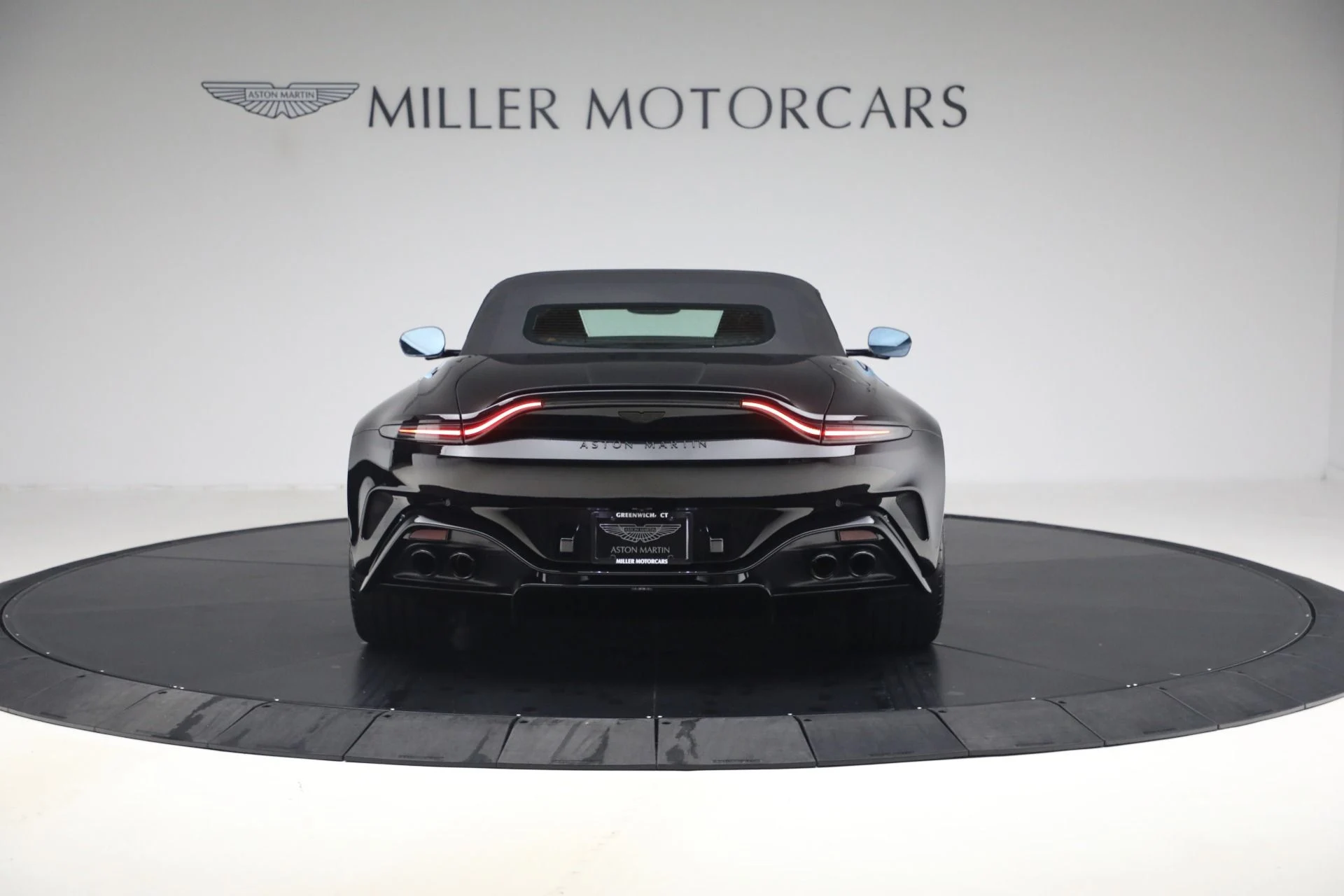 mph017_2004698261_New_2026_Aston_Martin_Vantage_S_Roadster_1790281816_4ec67980d6