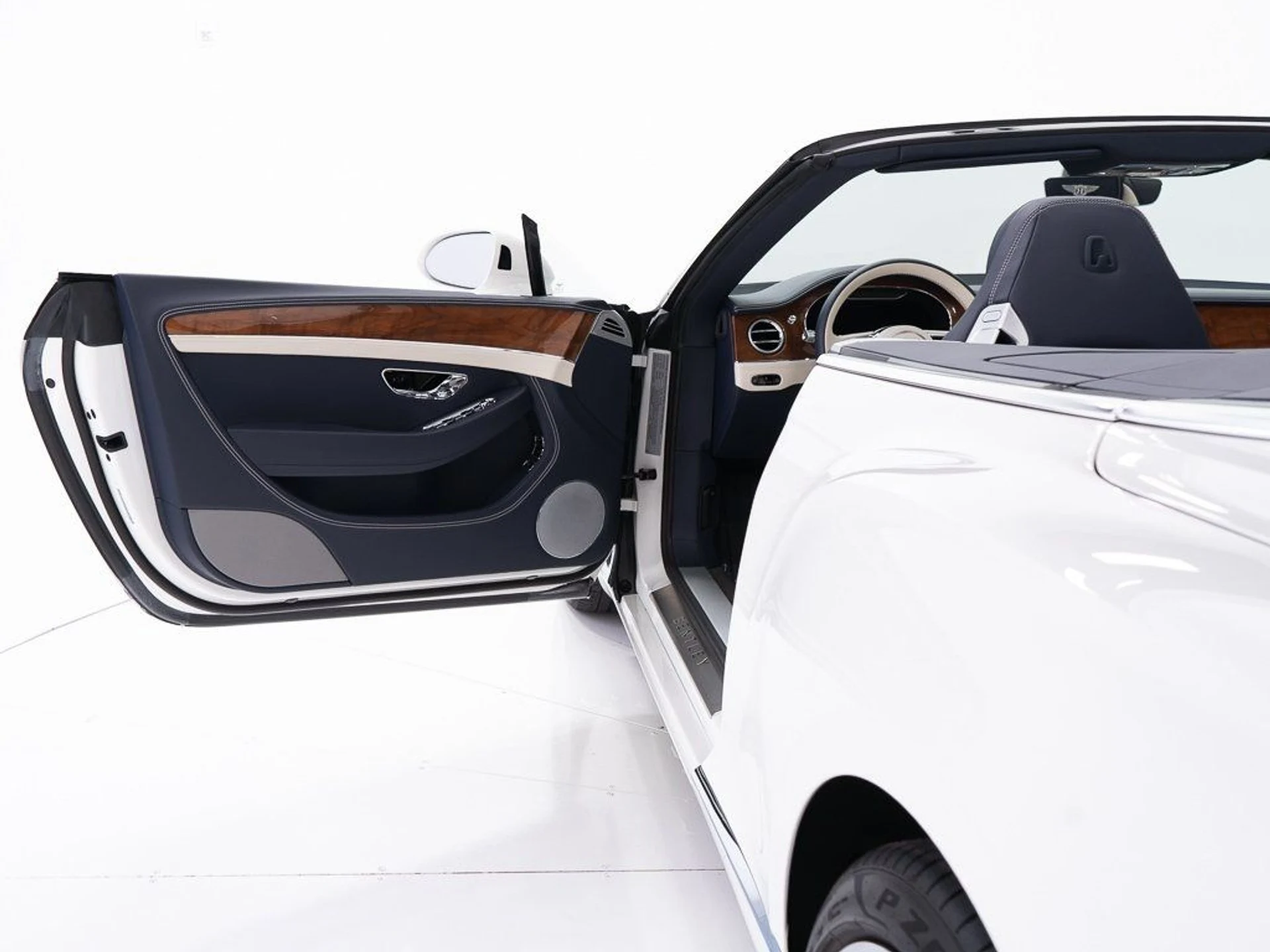 mph017_201135230_7c6441f9157bdfc65b8e8b0765423c0f_7c01fdf8b9