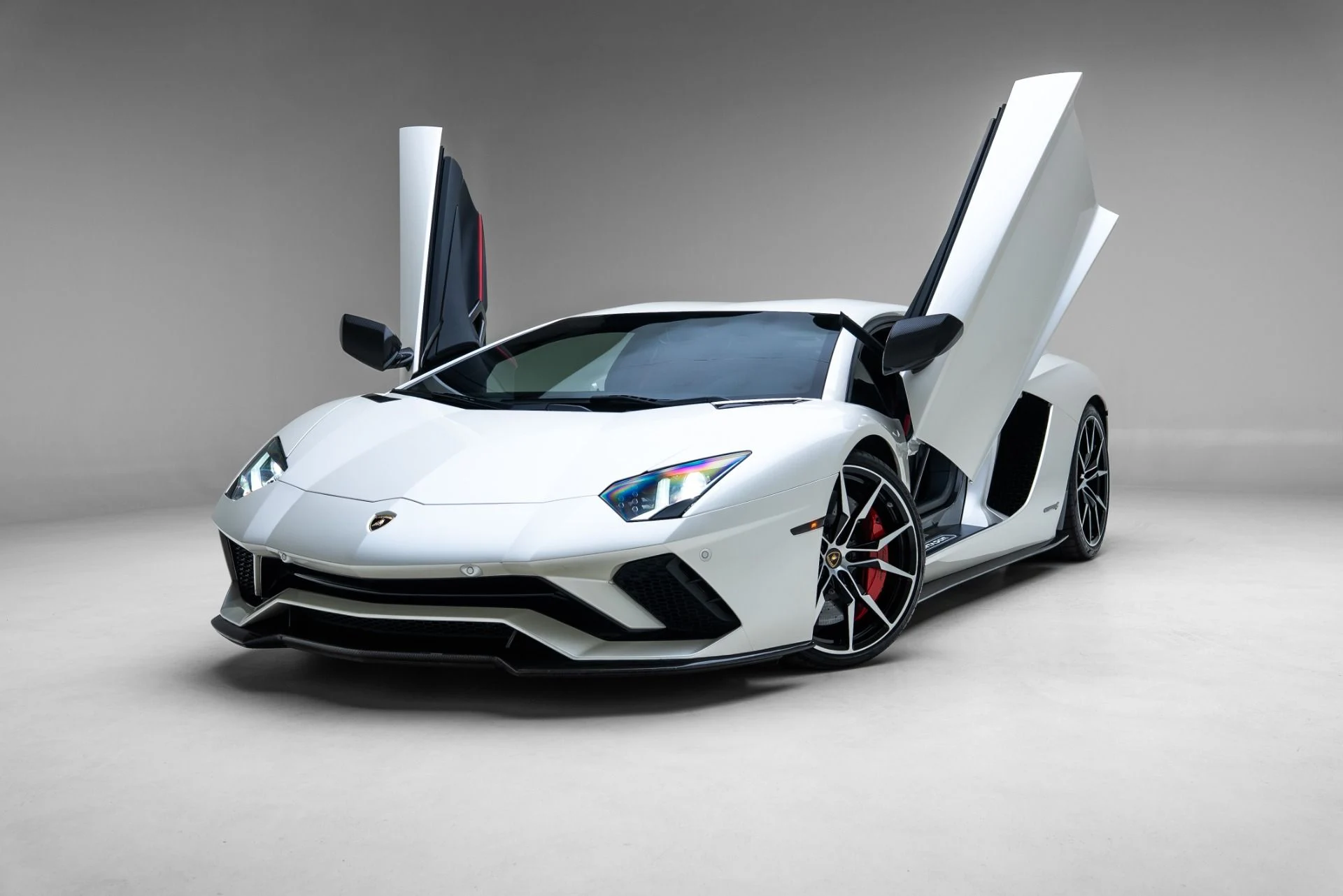 mph017_2014248640_Used_2017_Lamborghini_Aventador_LP_740_4_S_1775604663_03292bb376