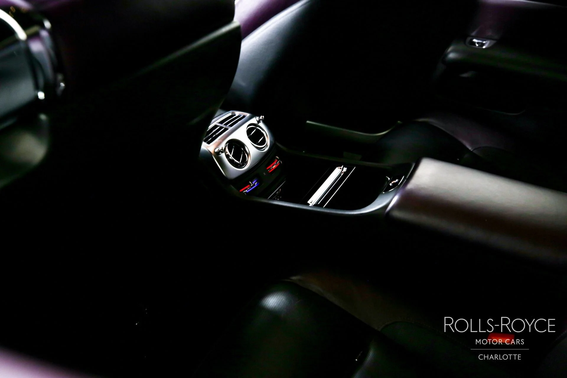 mph017_2014315534_Used_2018_Rolls_Royce_Wraith_1744735509_a5a4d3ff73