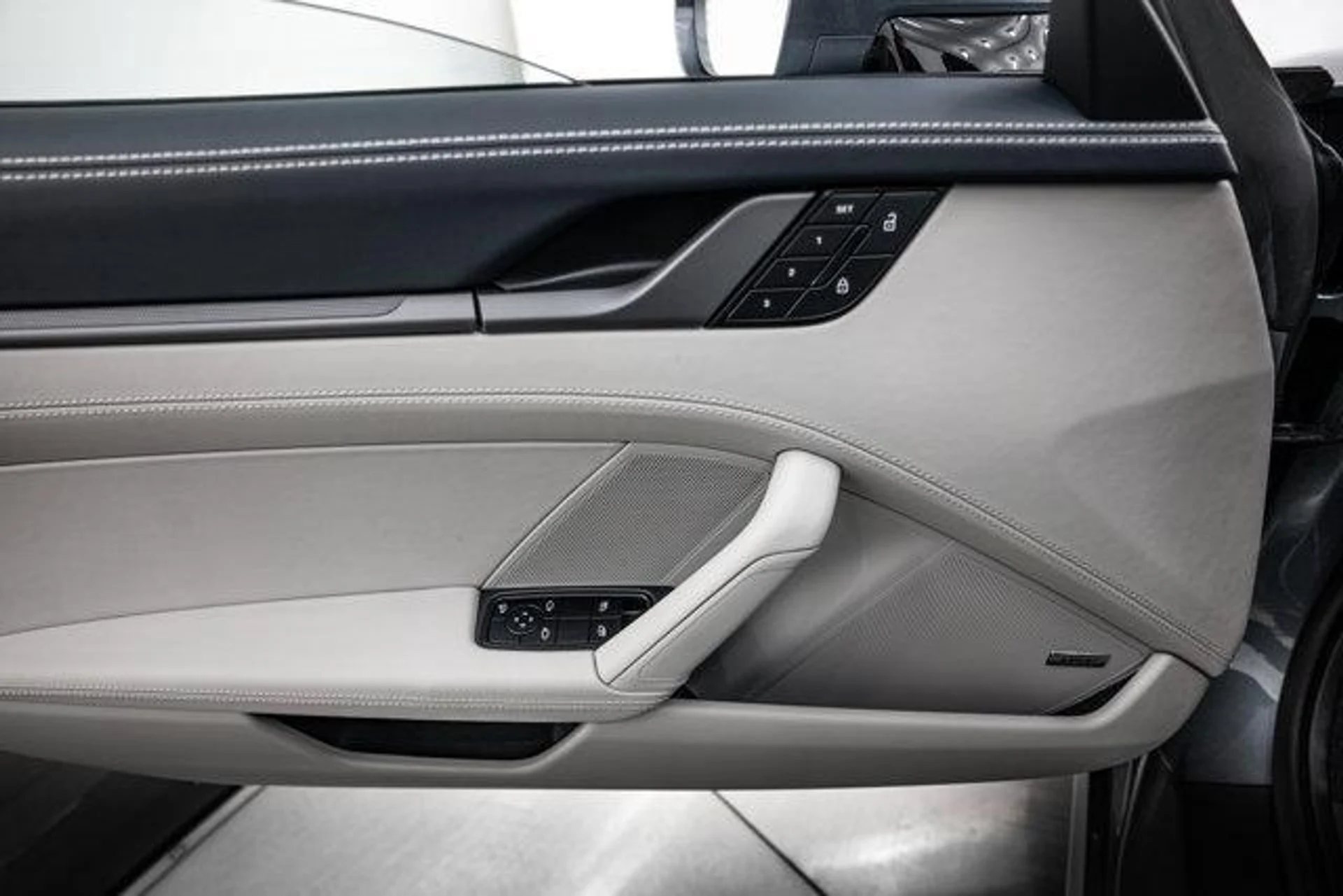 mph017_2024841593_Ysv_S54_XWP_1_ZH_Sl5ojn0h_Z3dtld_E_7b5ca2290b