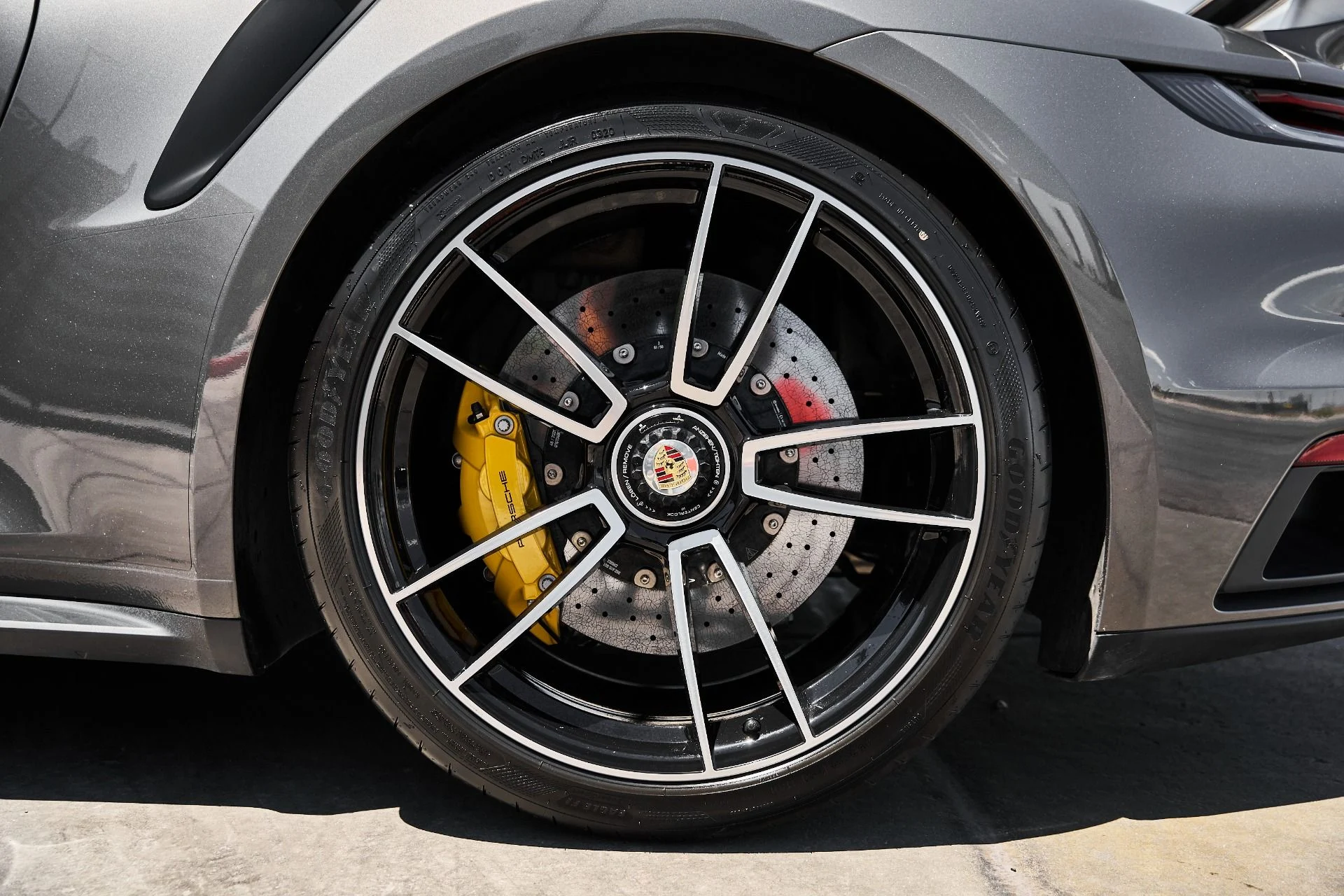 mph017_2030546716_Used_2021_Porsche_911_Turbo_S_1781810367_fdb1ea7ce4