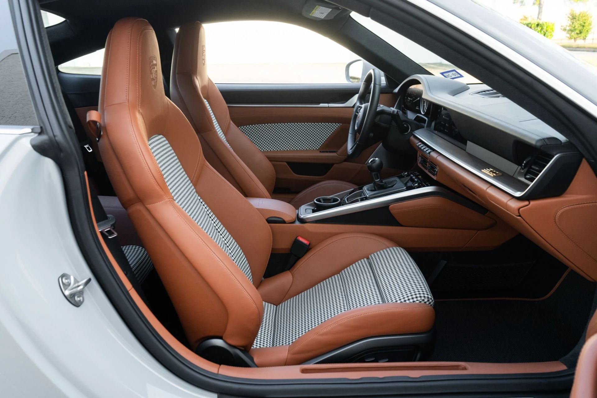 mph017_2031171444_Used_2023_Porsche_911_Sport_Classic_1767656411_1a579d49de