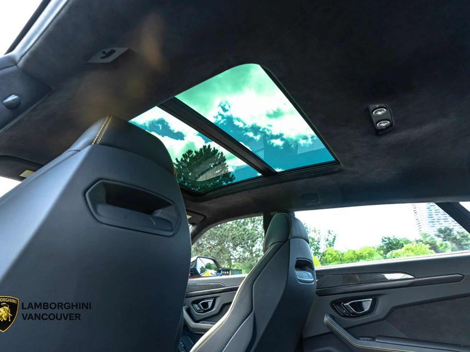mph017_2032190785_38088919_07127_2024_lamborghini_urus_018_5723eb750e