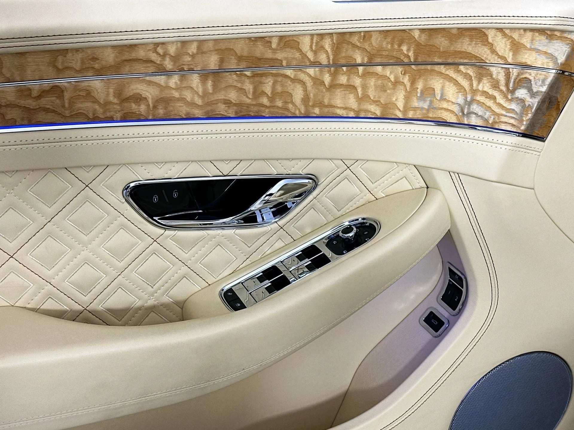 mph017_2033093993_18_fdc5407313