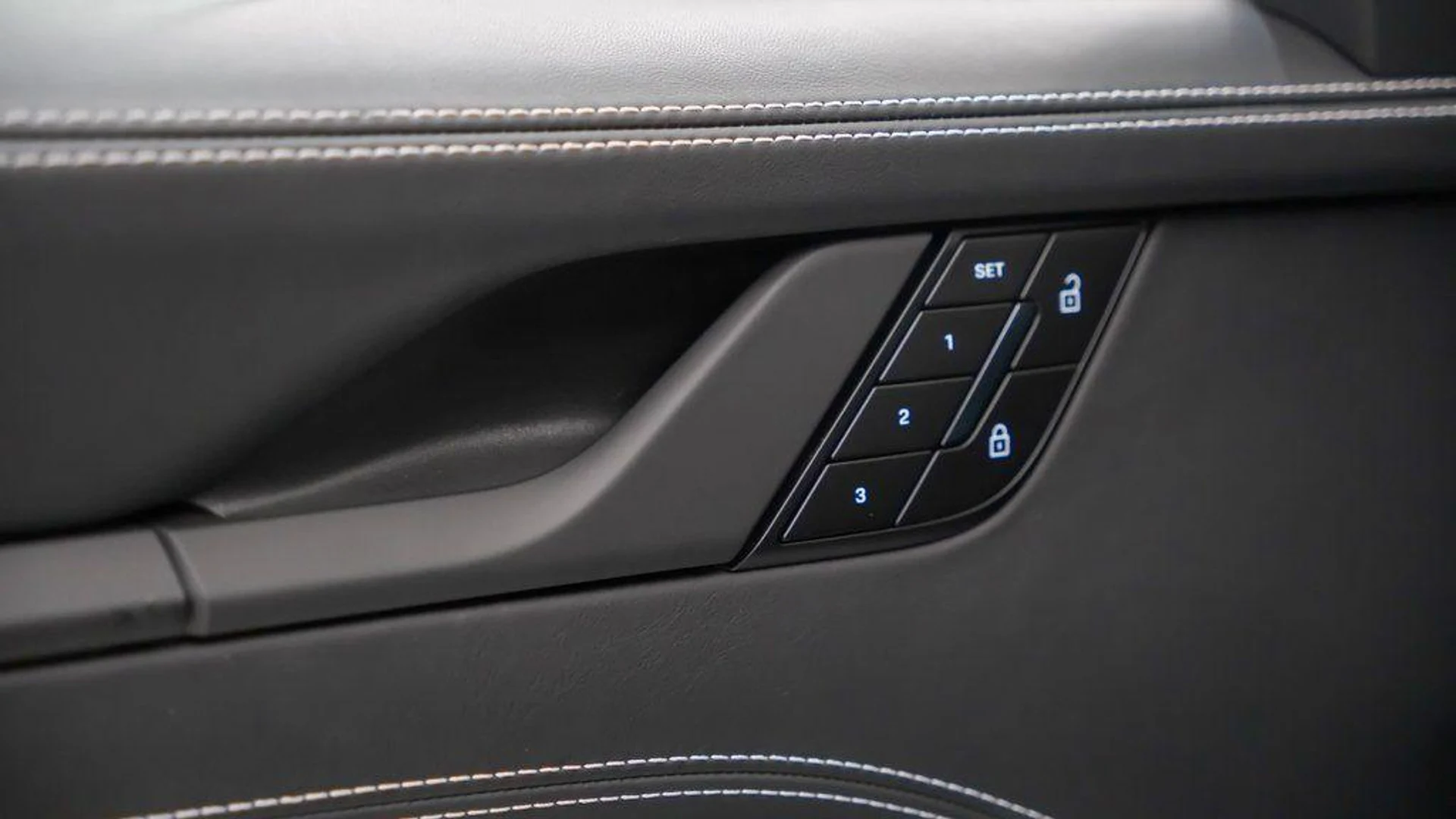 mph017_2037632214_o_N7gcf7_W_Yg_Cdrobda_Y_Tmc_Ht_ON_Es_04e90ad520