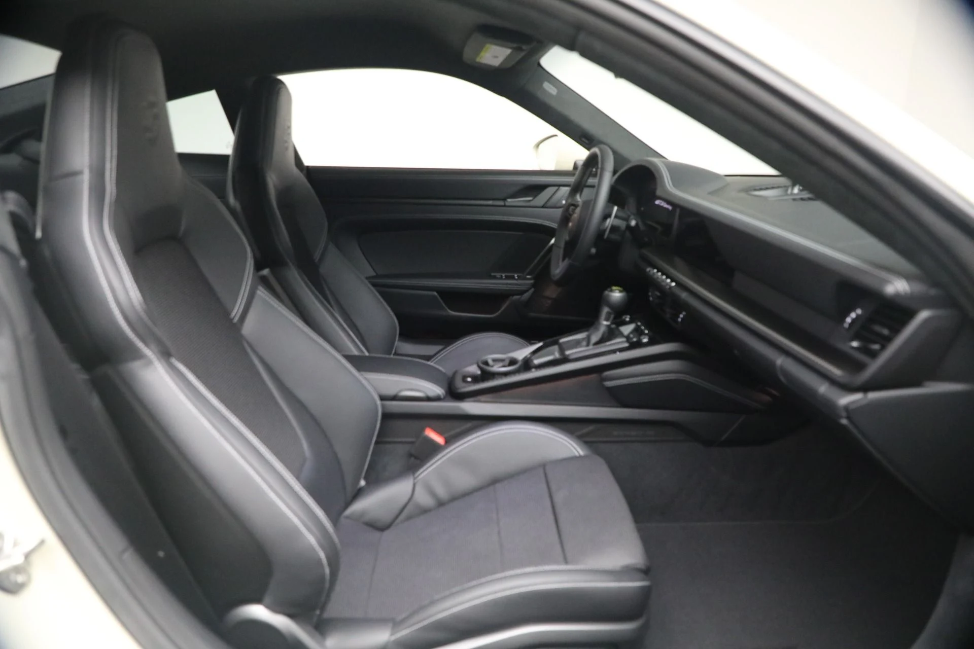 mph017_2038114566_Used_2026_Porsche_911_GT_3_Touring_1791237531_ccdcc1d93f