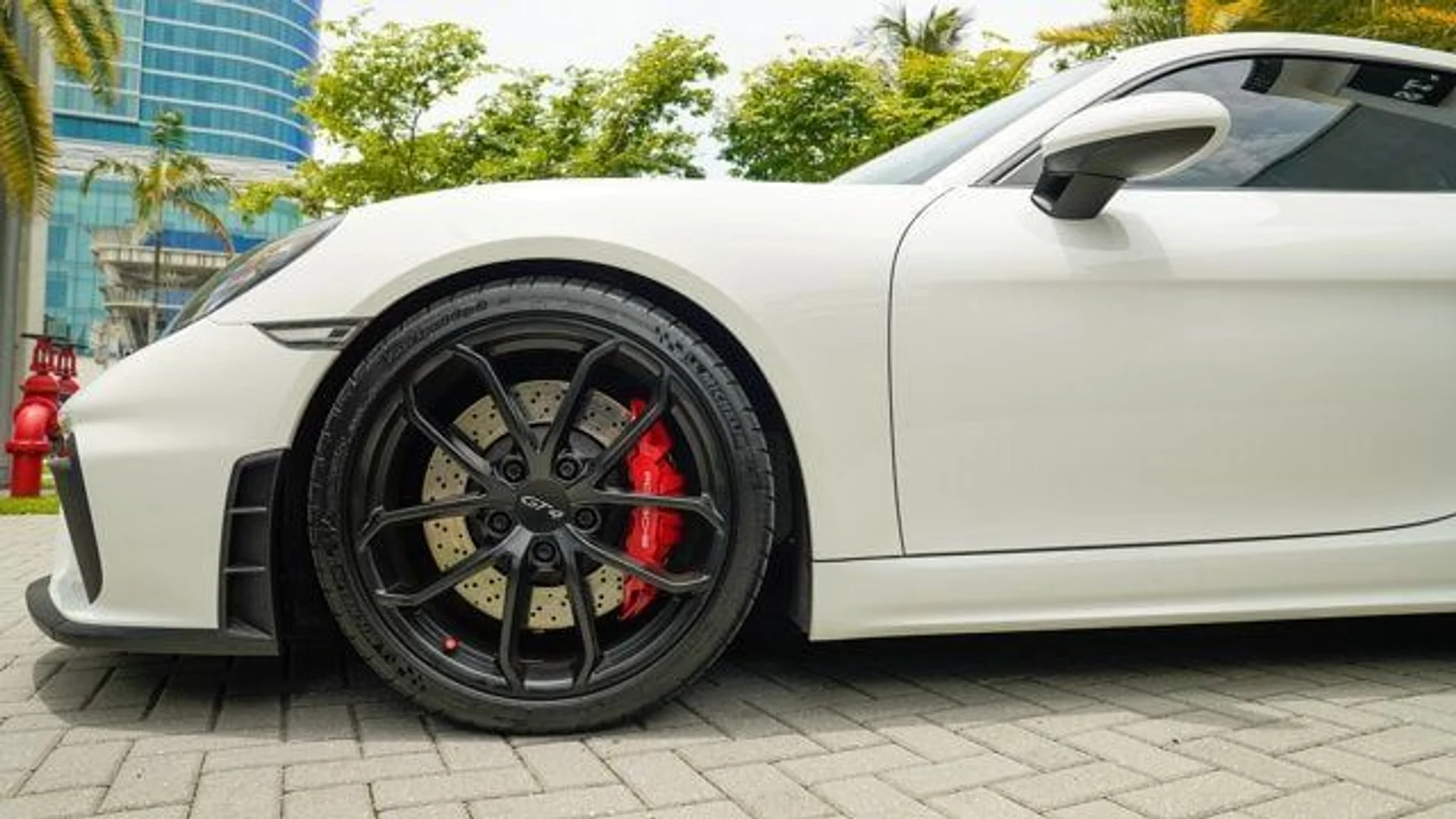 mph017_2045531218_used_2020_porsche_718_cayman_gt4coupe_14354_22875819_18_640_f7588ce2ee