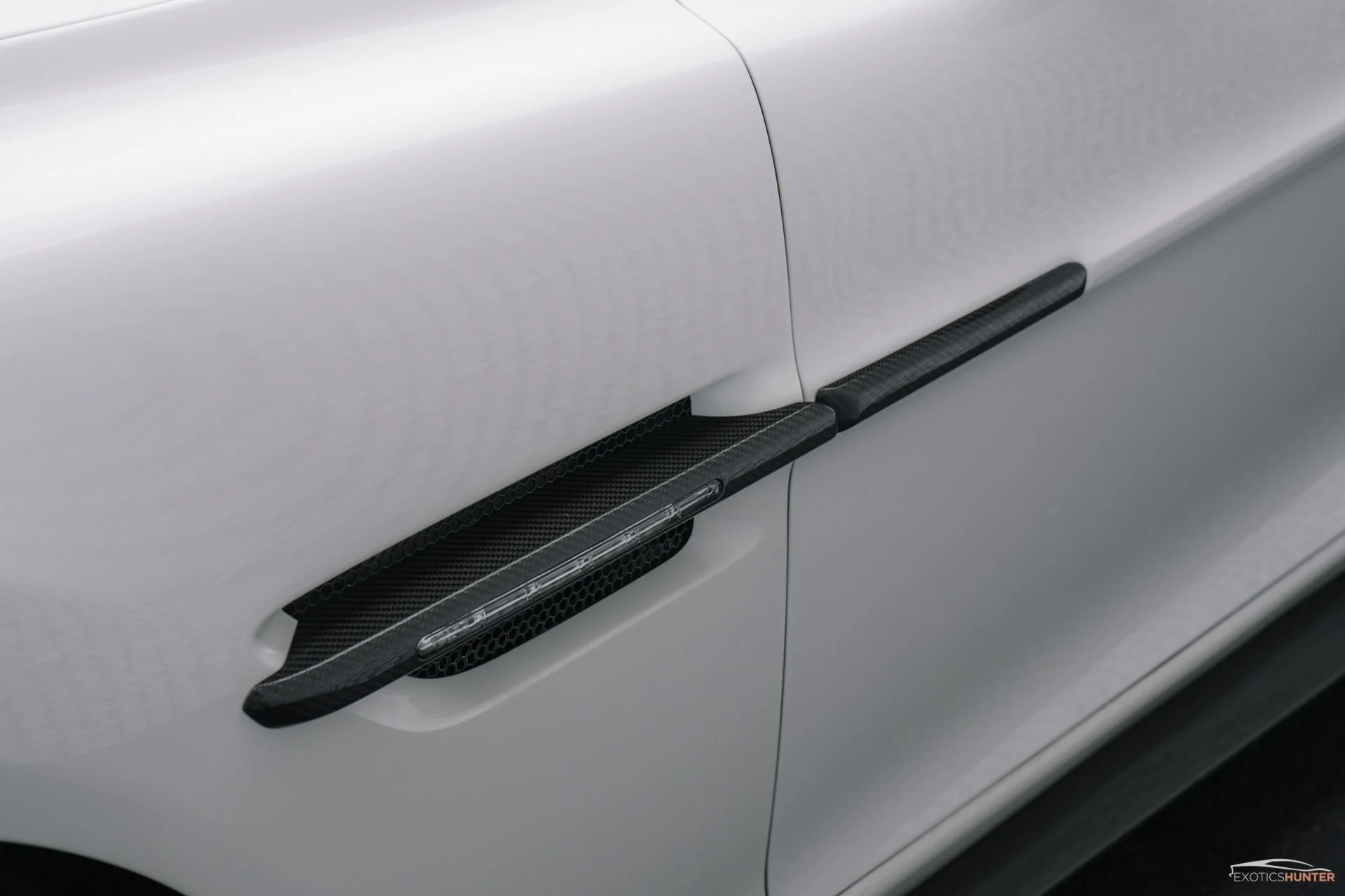 mph017_2052305501_Used_2014_Aston_Martin_Vanquish_Carbon_Everything_1756333397_53075060d9
