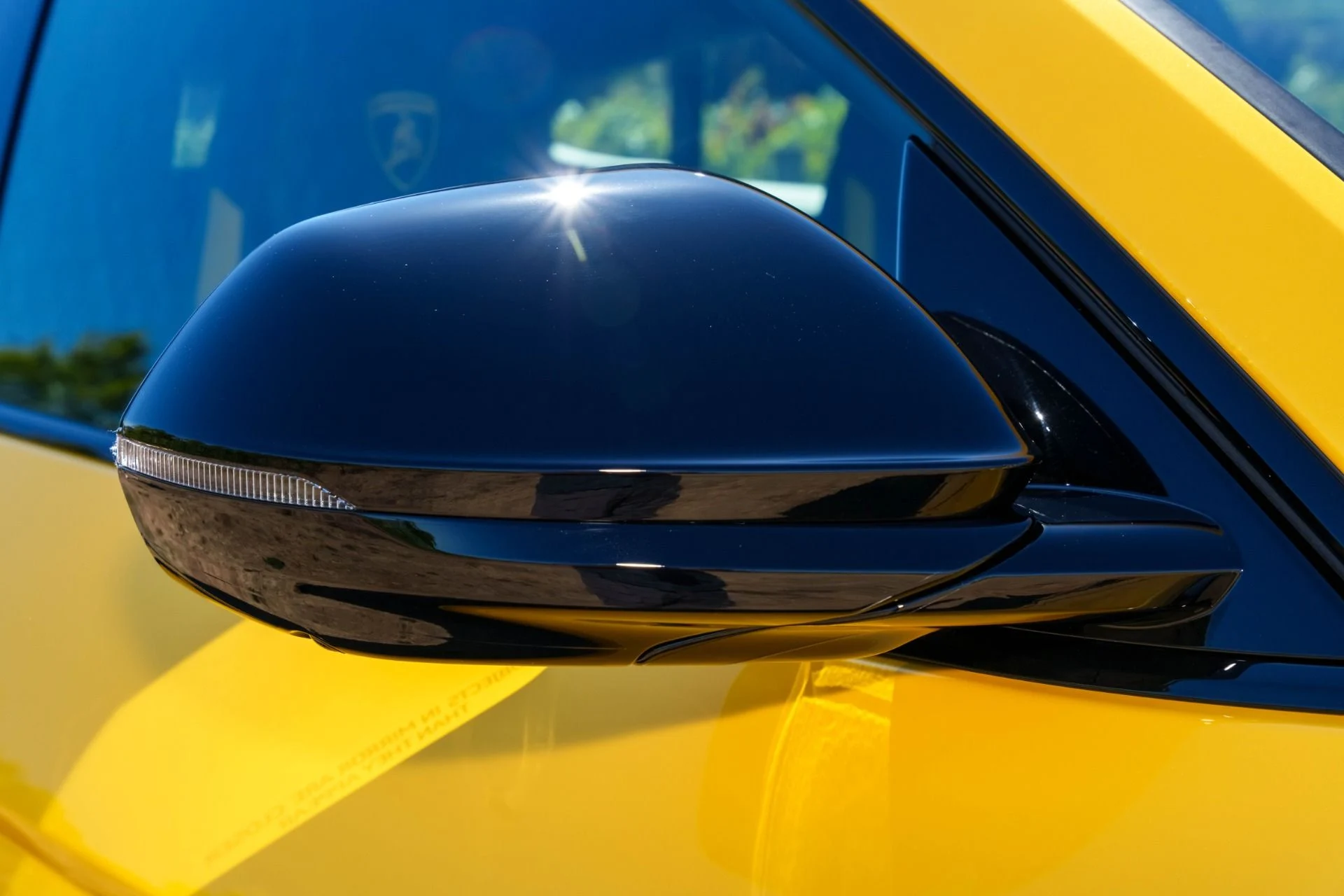 mph017_205691142_Used_2025_Lamborghini_Urus_SE_1759793226_6615ff5758