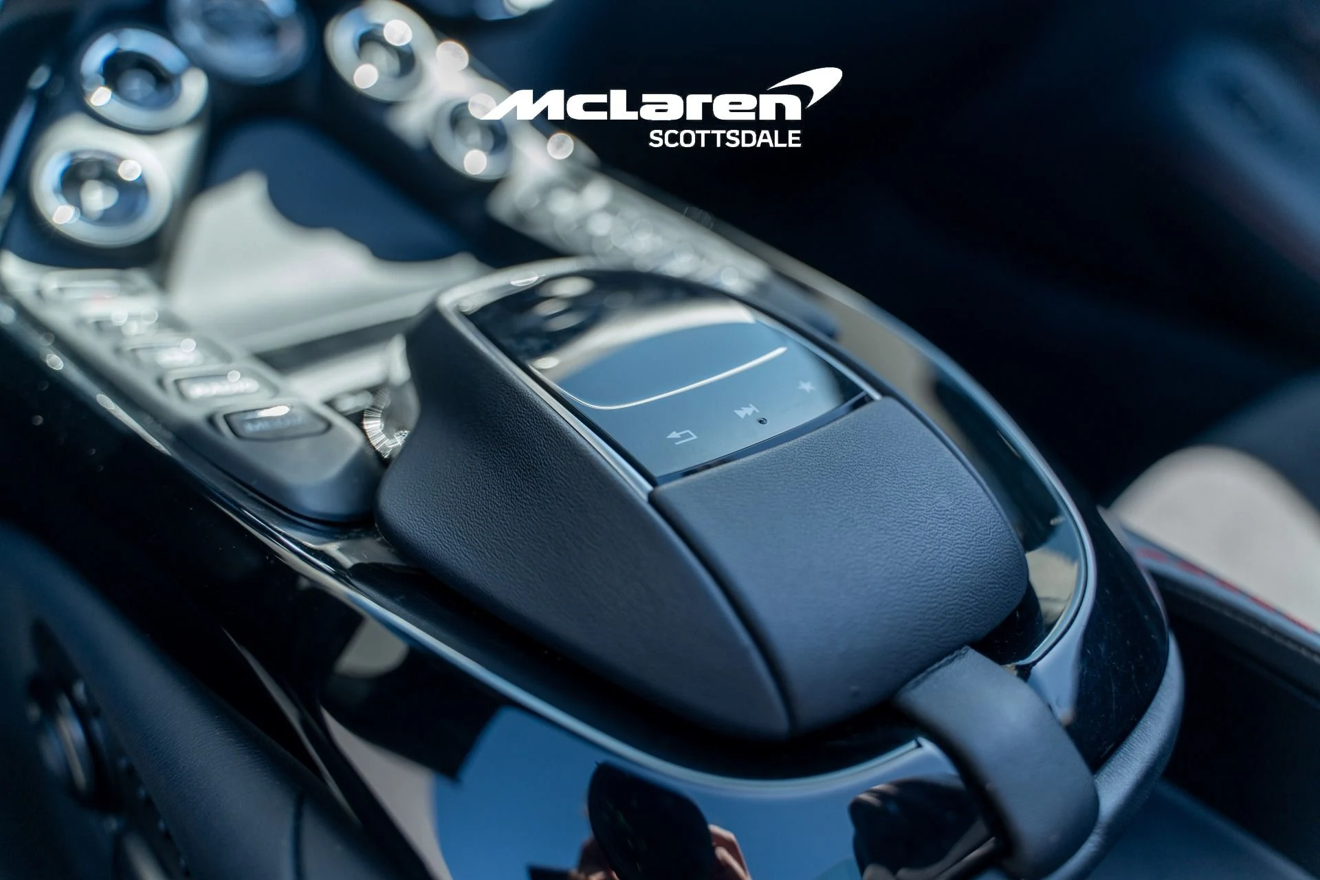 mph017_205970190_Used_2022_ASTON_MARTIN_VANTAGE_1776494710_81271ddb9c