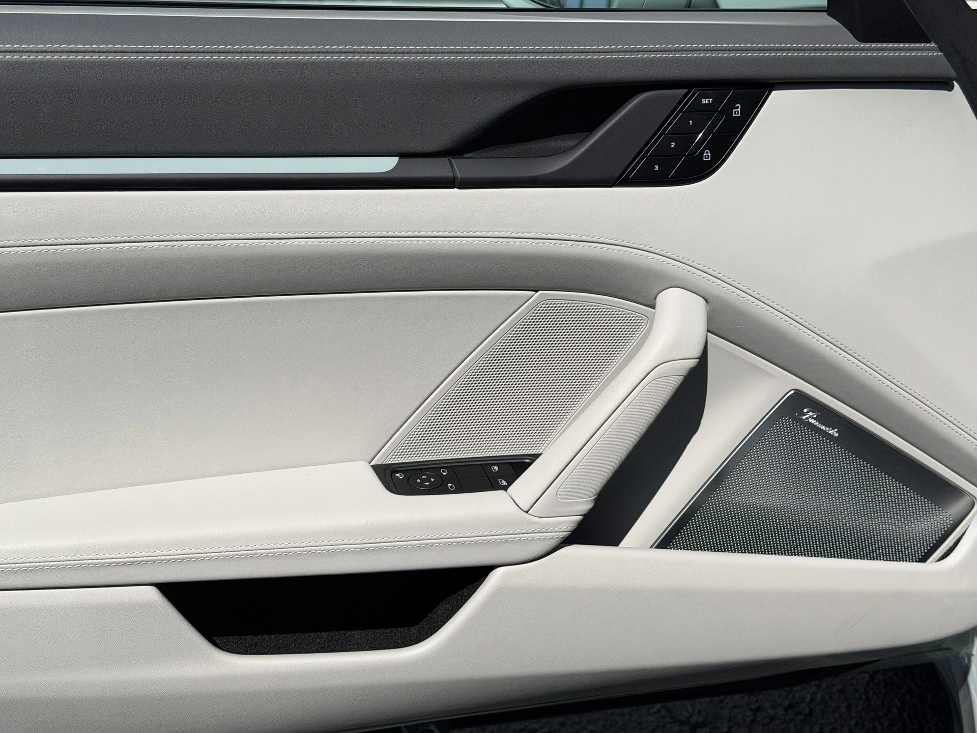 mph017_2059750831_7bc15b242e4a7ca44d4198d5d5606696x_90798a6b27