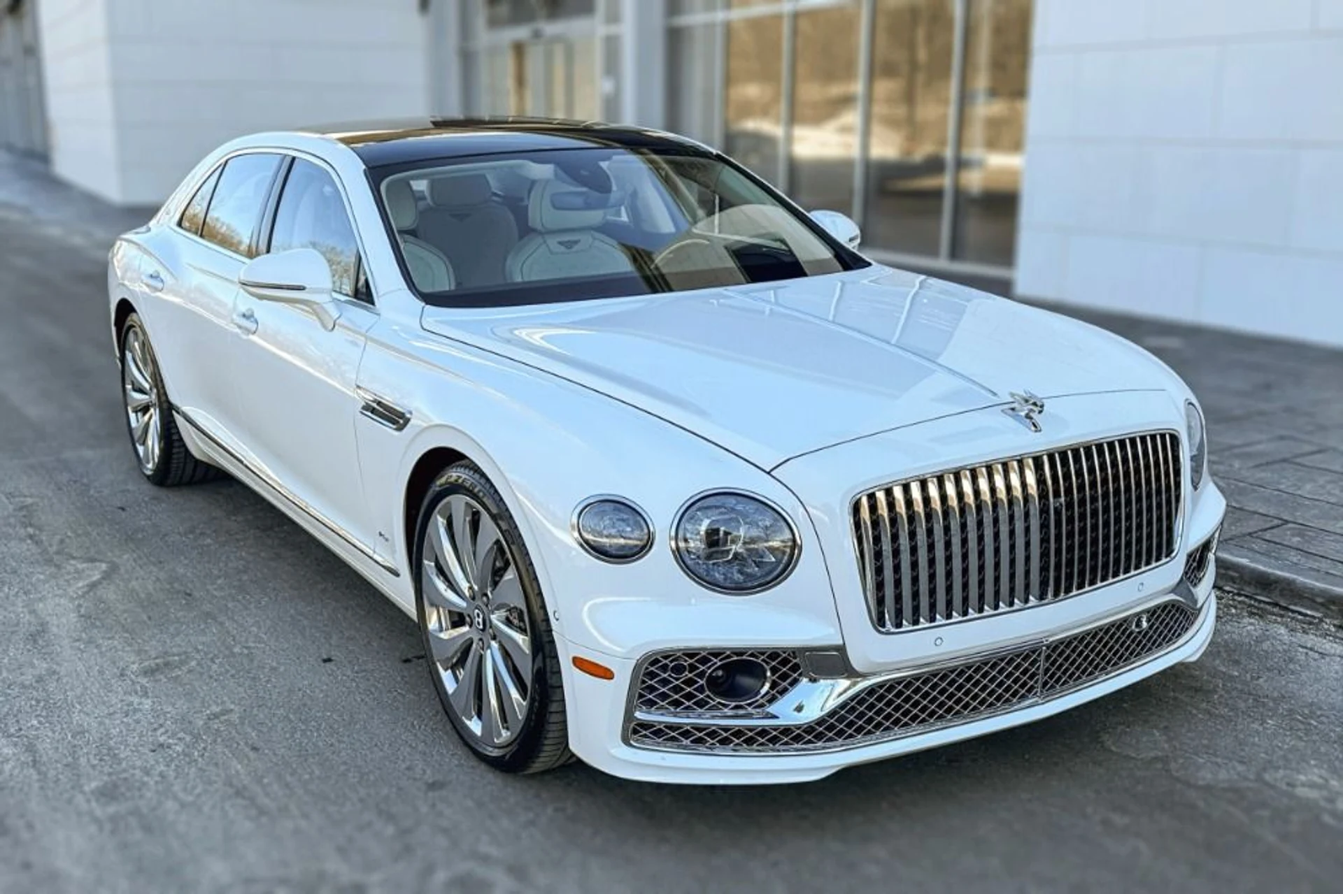 mph017_2062396437_Used_2021_Bentley_Flying_Spur_V8_Base_1770376346_ec1f78689a