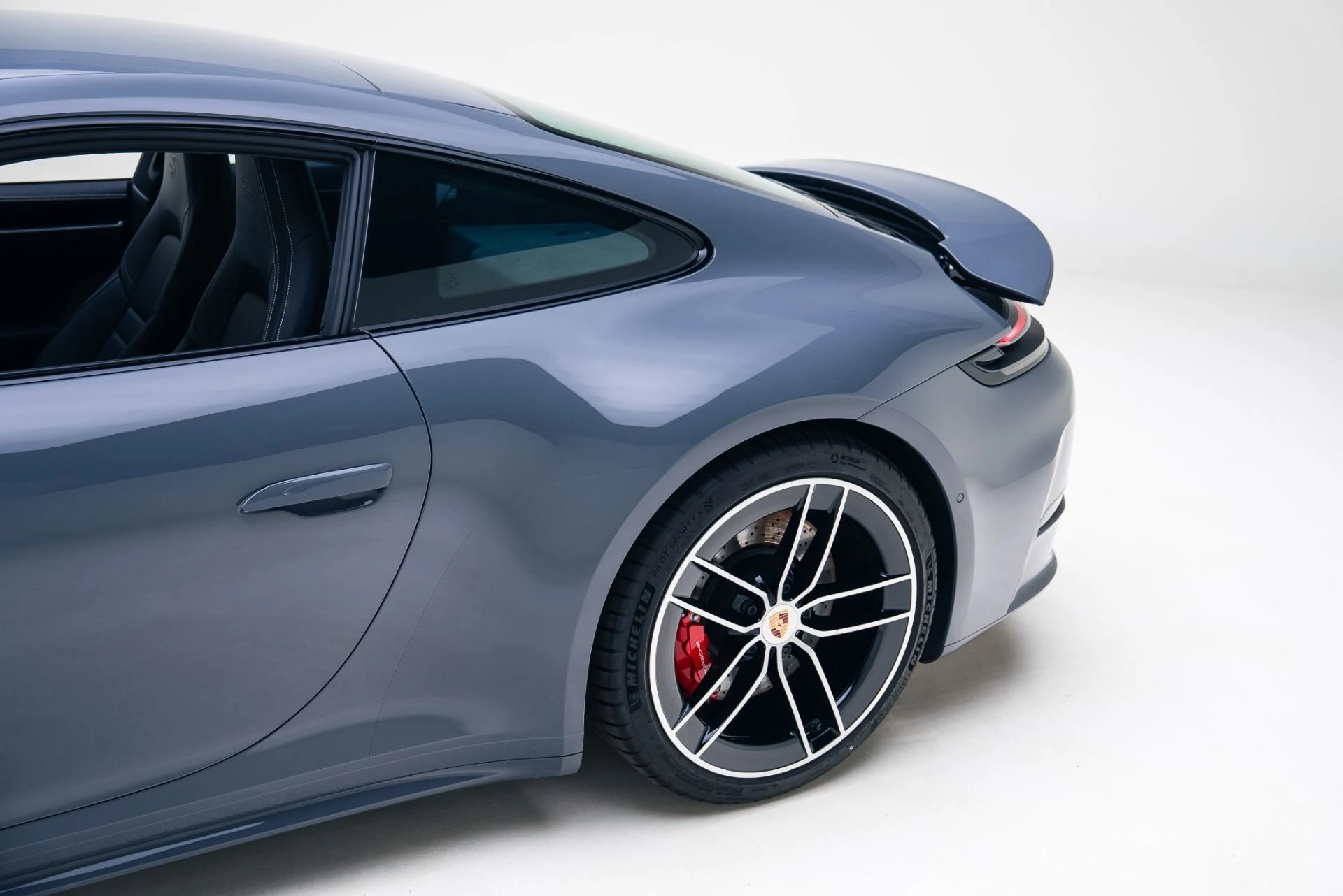 mph017_2062424716_Used_2025_Porsche_911_Carrera_S_1767146982_8c10bb37be