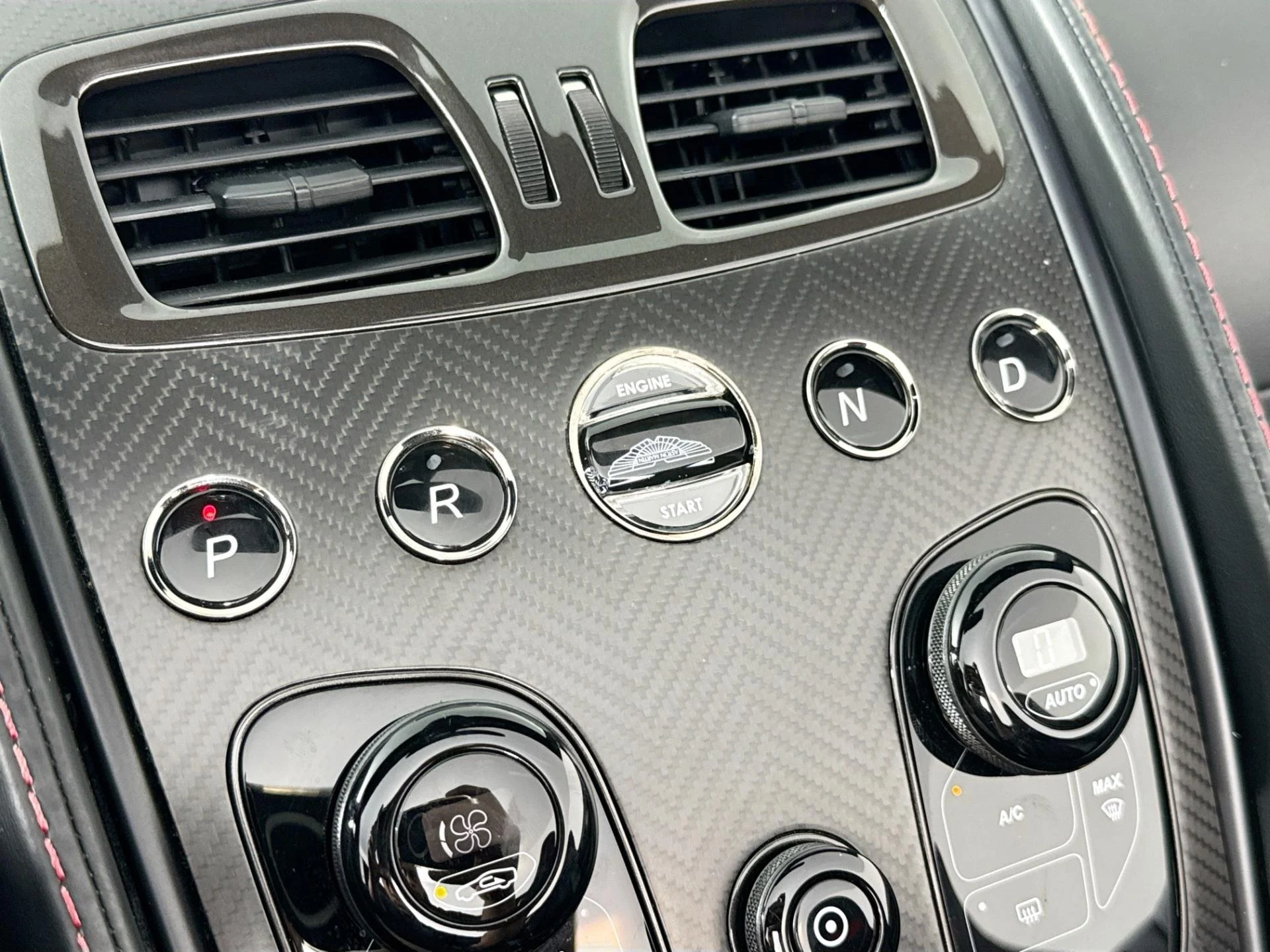 mph017_2065082223_Used_2015_Aston_Martin_Vanquish_Volante_1782334087_36a229ded6