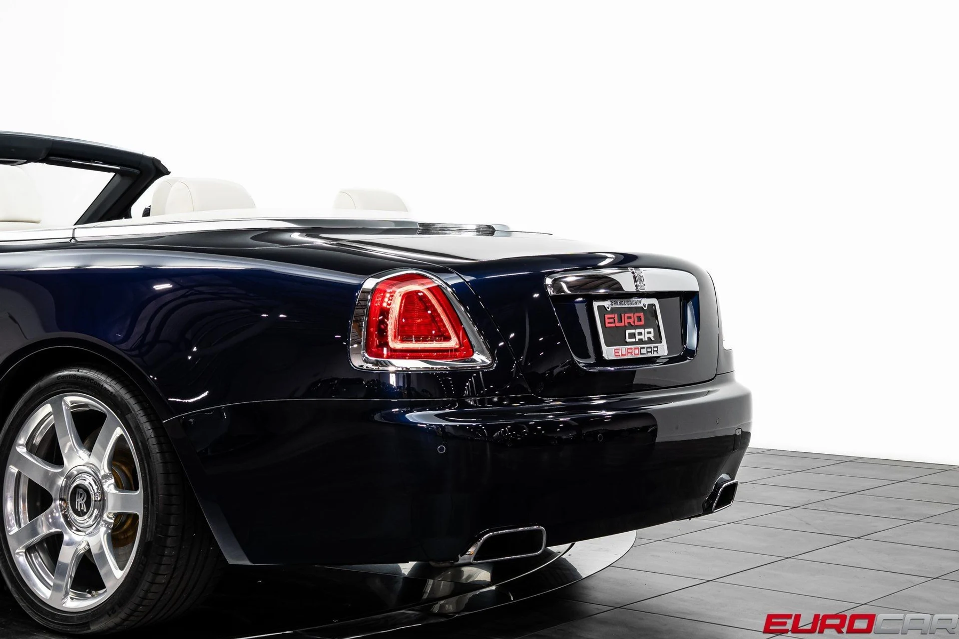 mph017_2068733181_image_18_3677993f57