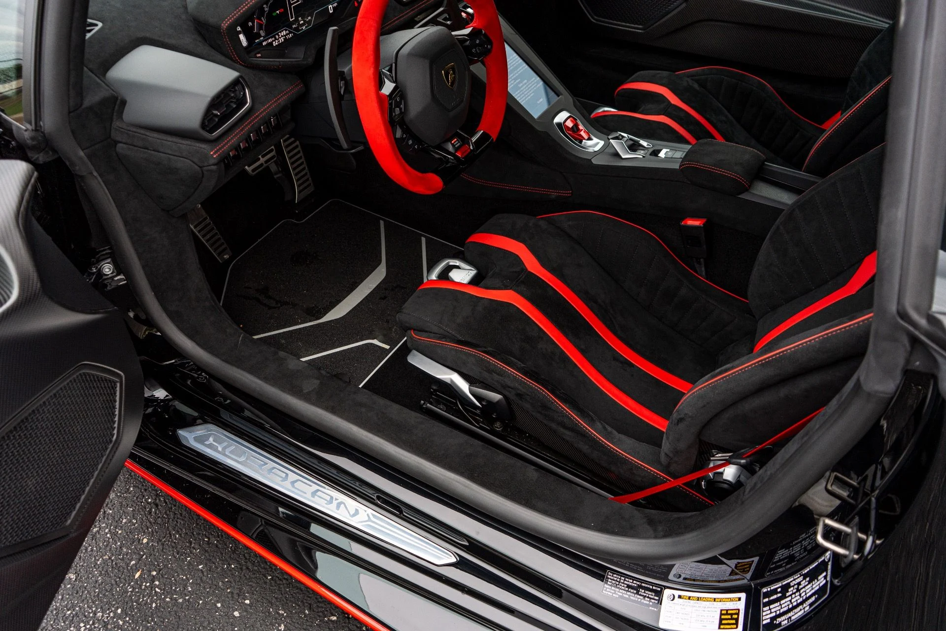 mph017_2068820118_Used_2023_Lamborghini_Huracan_STO_1792011791_552bbc6893