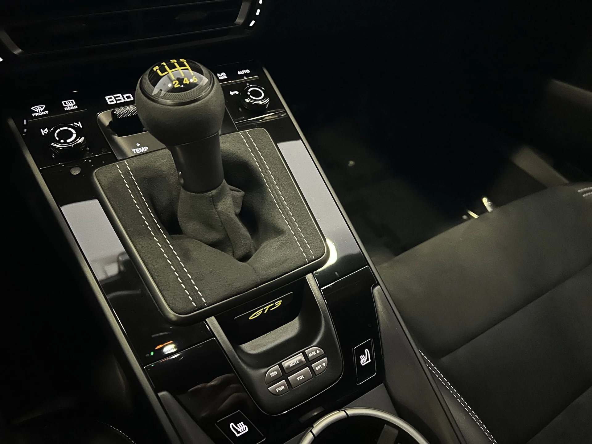 mph017_2069612665_3091d1d78de4beb5d3999236777e12f2x_5e6c35b9ed