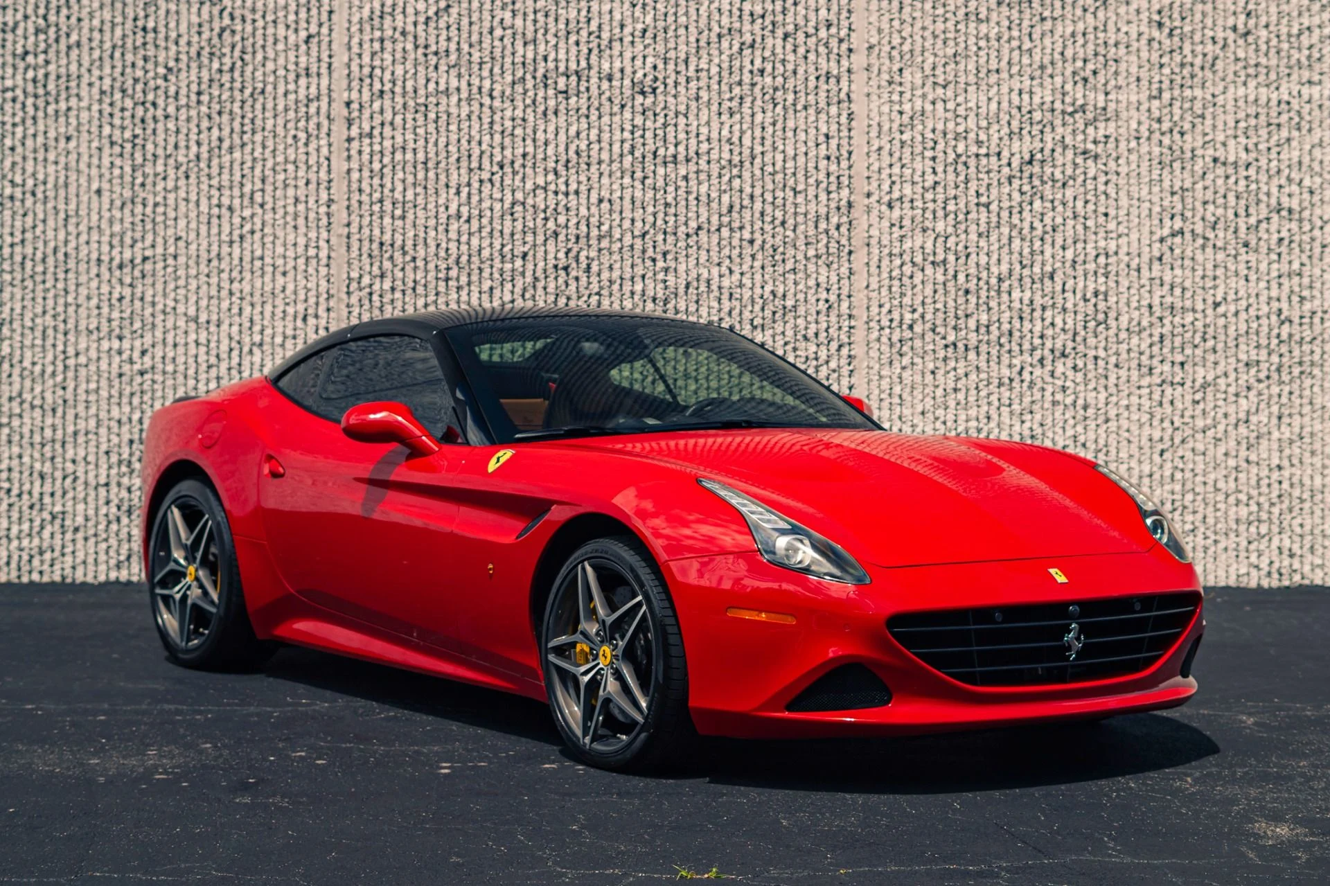 mph017_2073838659_Used_2016_Ferrari_California_T_1777481400_8151a5ea6c