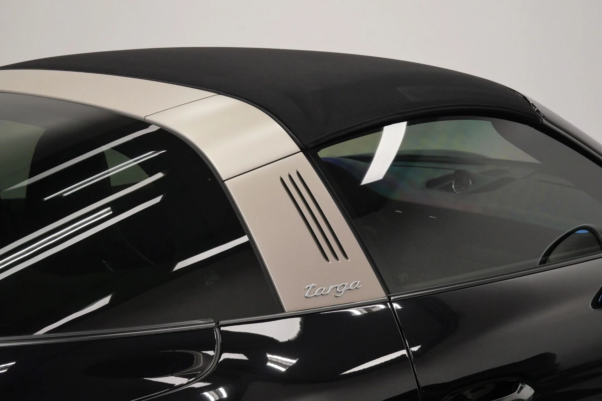 mph017_2074980701_Used_2019_Porsche_911_Targa_4_GTS_Exclusive_Manufaktur_Edition_Sport_Design_Package_1780416617_be5b2572e4