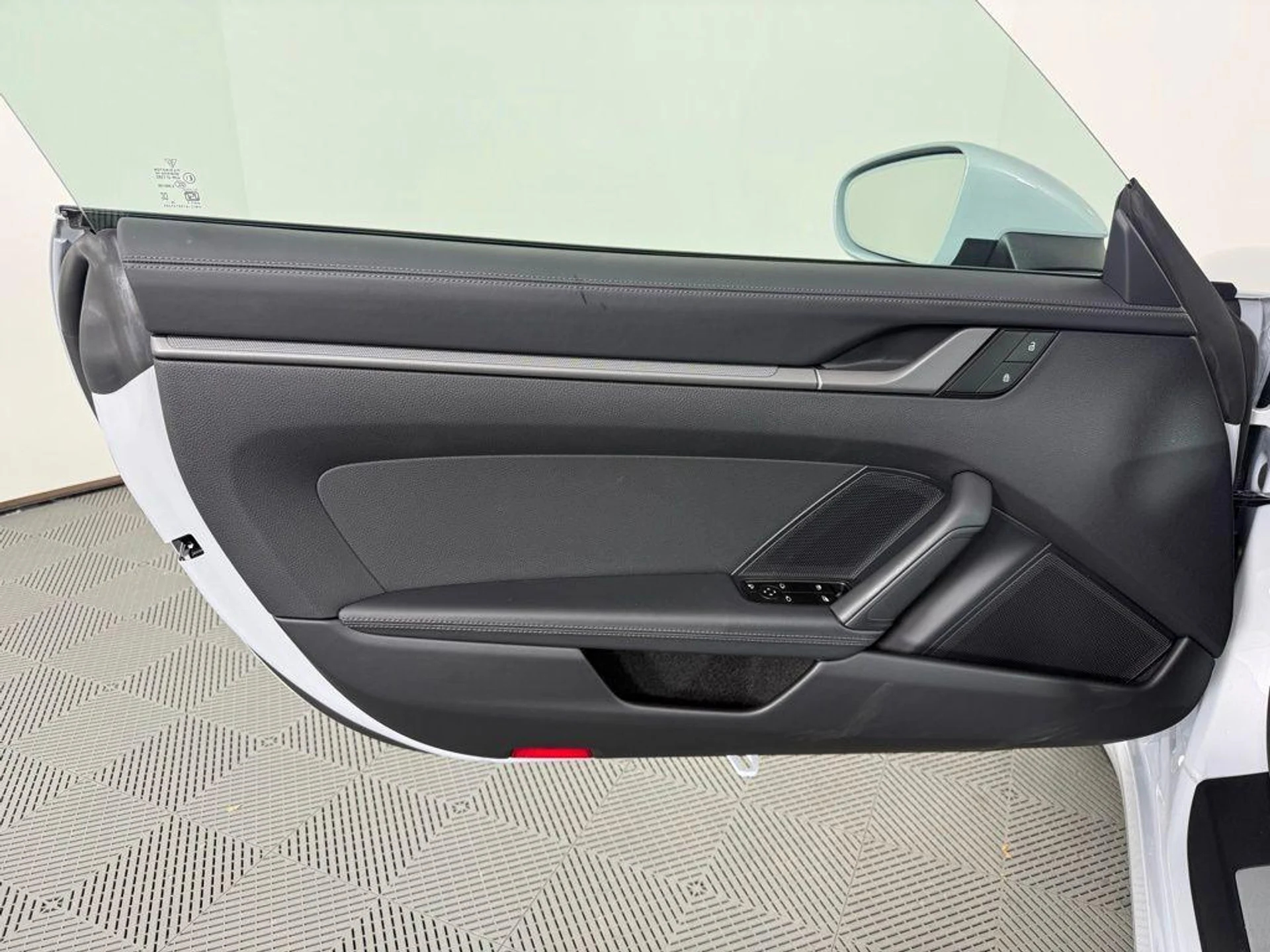 mph017_2077800379_H_Fw_CDP_Aau_E_Xf2_V_Iy_U_Dv_L9_NTD_8_Fo_19db71a89c