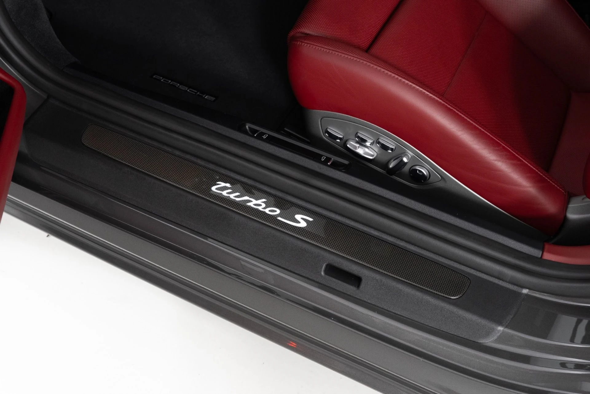 mph017_2080841964_Used_2019_Porsche_911_Turbo_S_1774999641_18a7eb6e2a