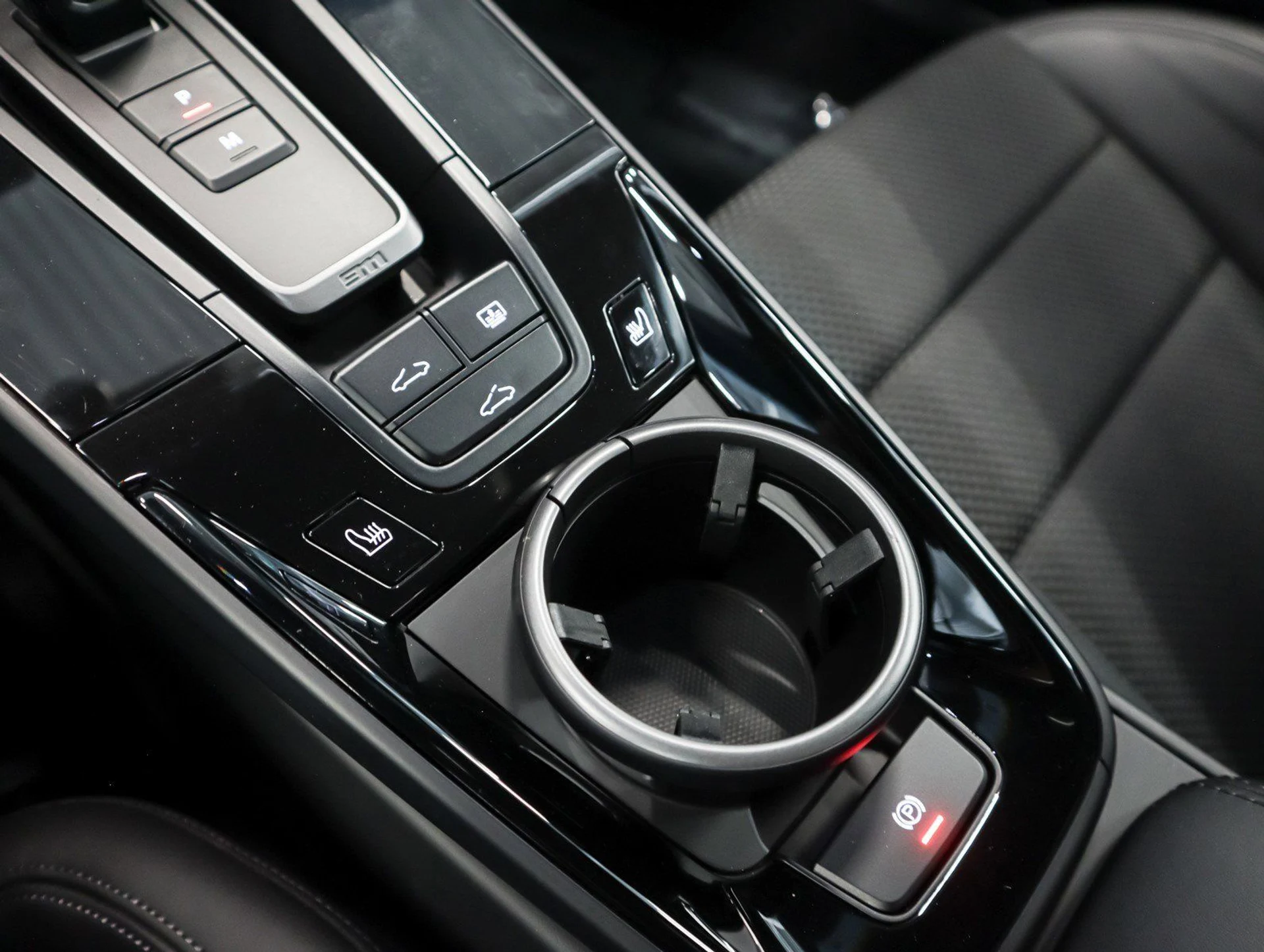 mph017_2082996984_d16bdf152cd484e2bea002550969bf75_9f33e3e2a0