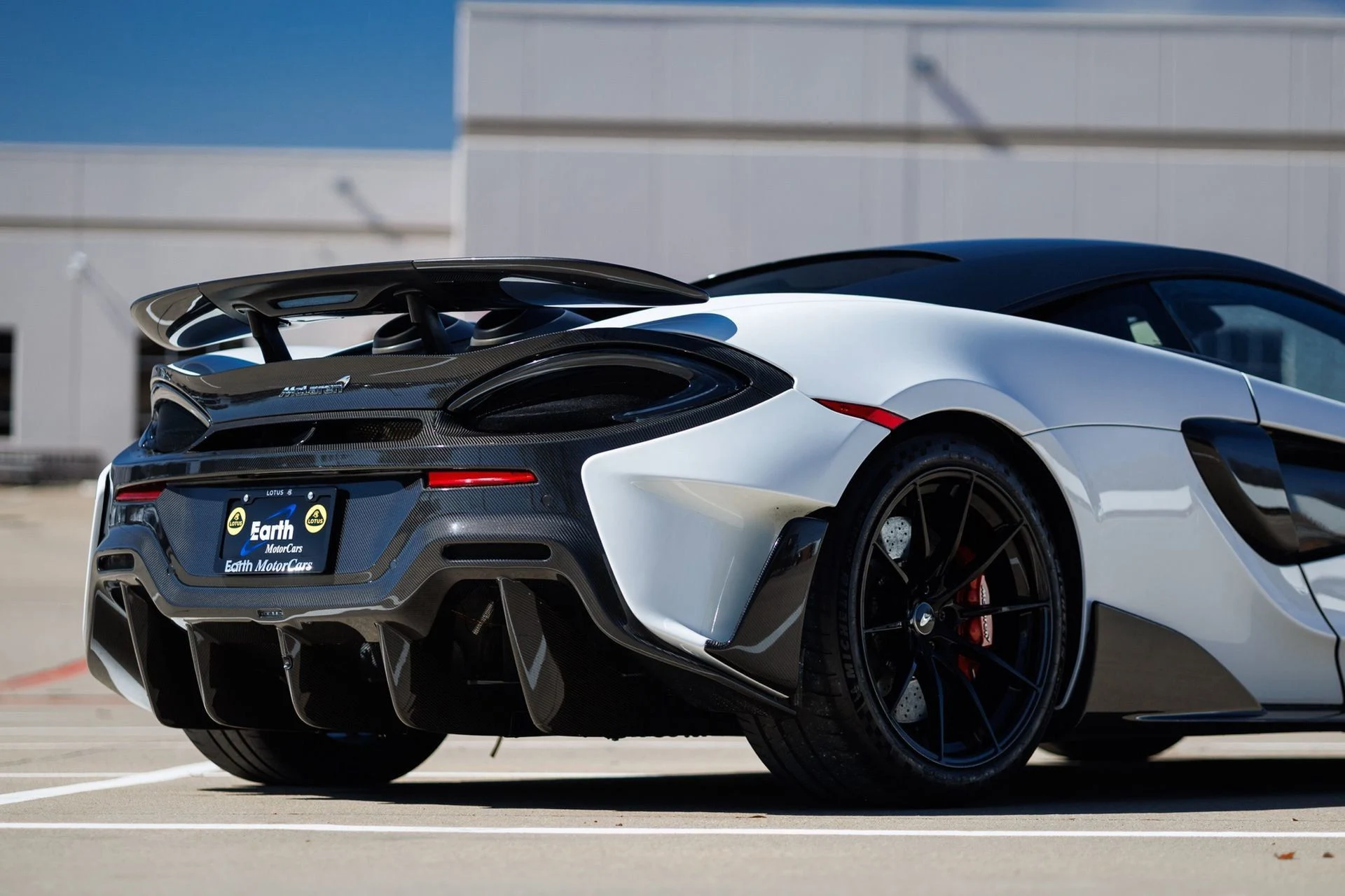 mph017_2083918755_e6781173a9902f832bf41d46096d4ebdx_927c9f0daf