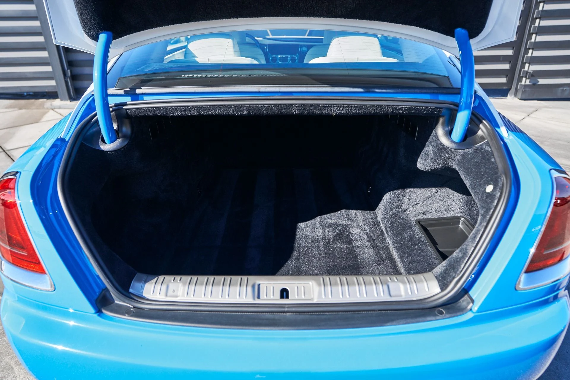 mph017_208688059_Used_2020_Rolls_Royce_Wraith_Base_1762567715_c3ca904bcc