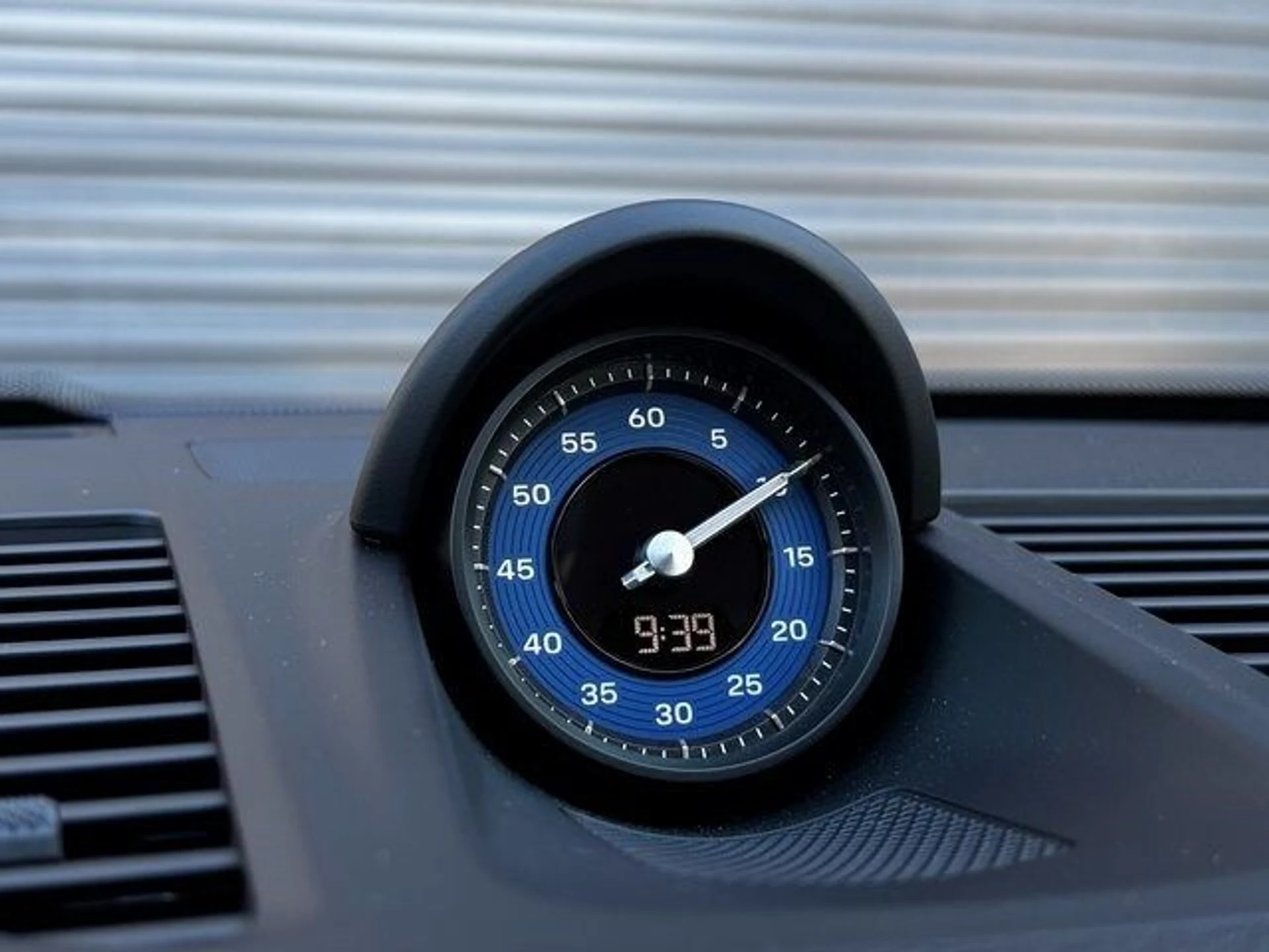 mph017_2087441309_6015bc16c85adf9054ef943cc7848aa1x_2d4406379e