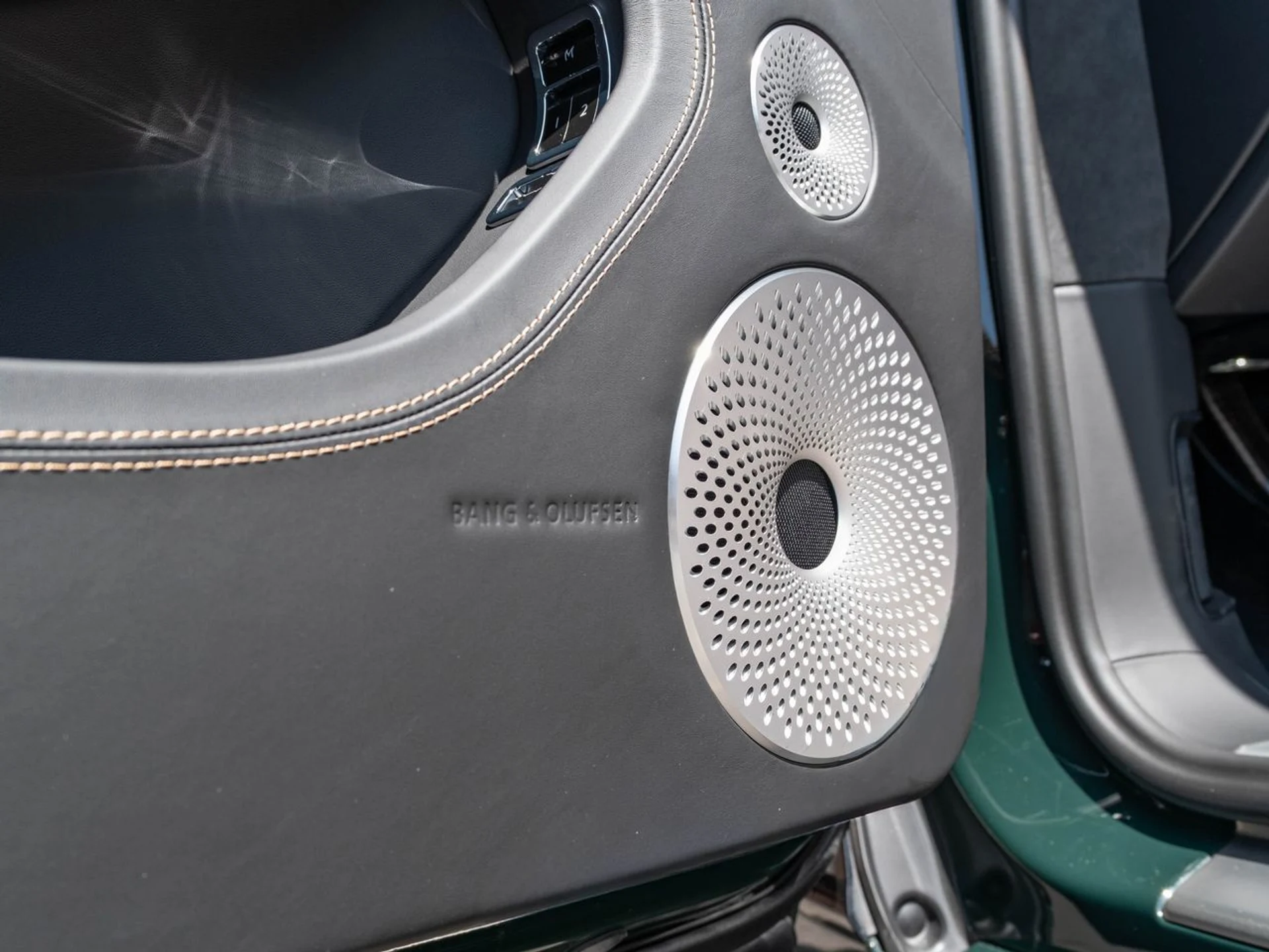 mph017_2091751973_fea6f28db2697fcfaa1adb6bf469211cx_2e90c521ea