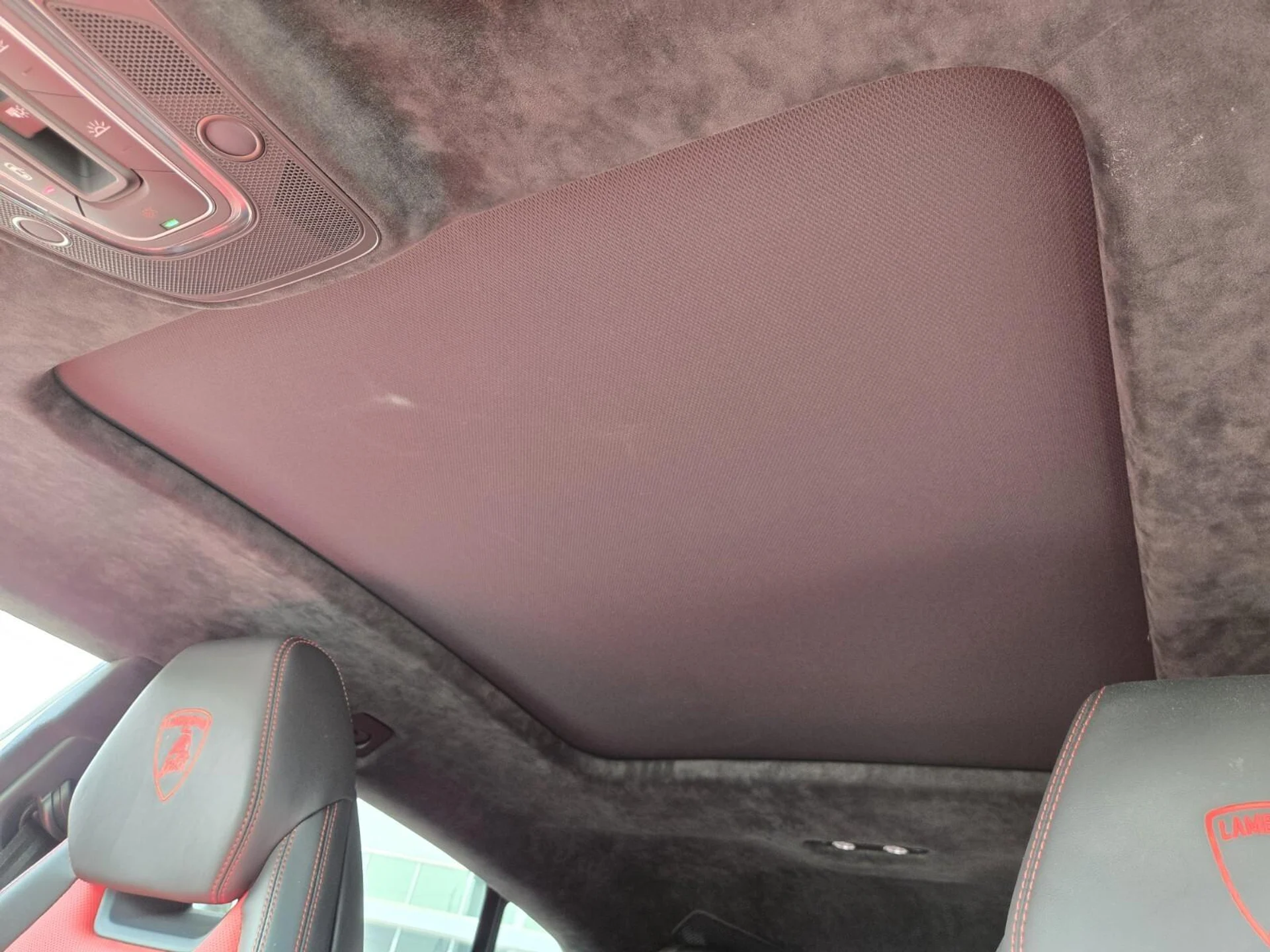 mph017_2092266398_Used_2020_Lamborghini_Urus_1754463382_f12b84668f
