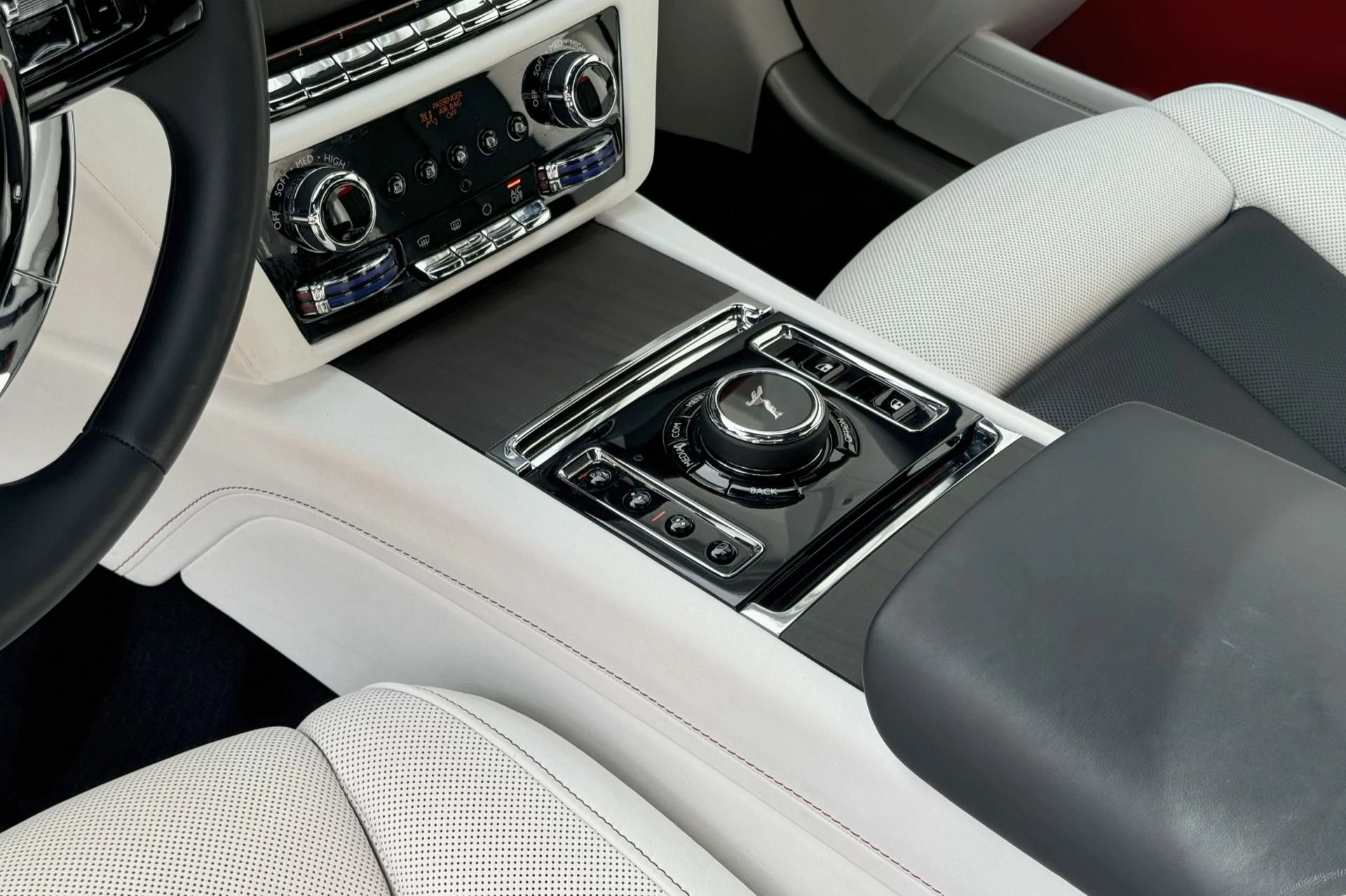 mph017_2096730827_Used_2022_Rolls_Royce_Ghost_1751353922_b6819e3715