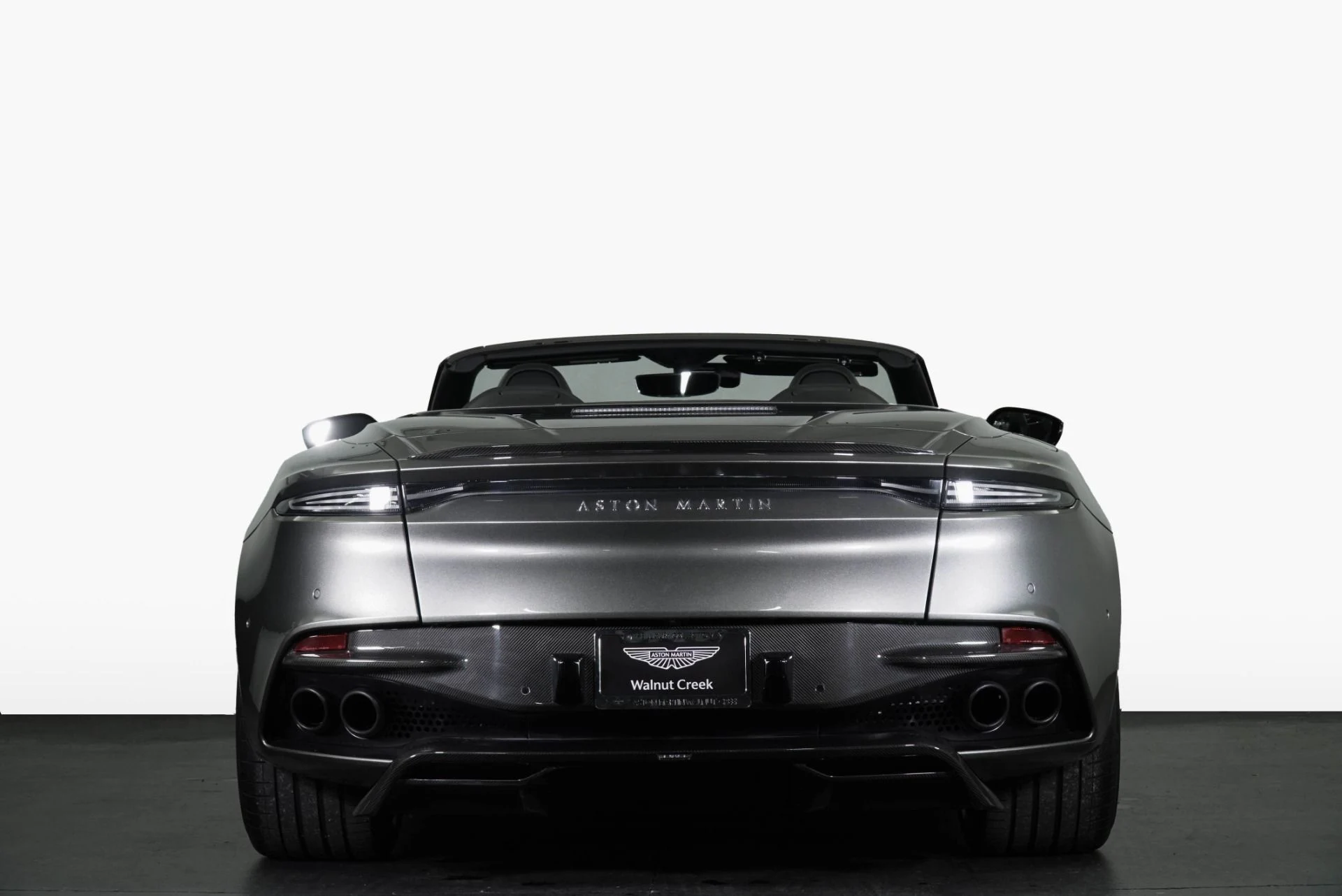 mph017_2097770363_Used_2020_Aston_Martin_DBS_Superleggera_1765307997_d64ca9f80e