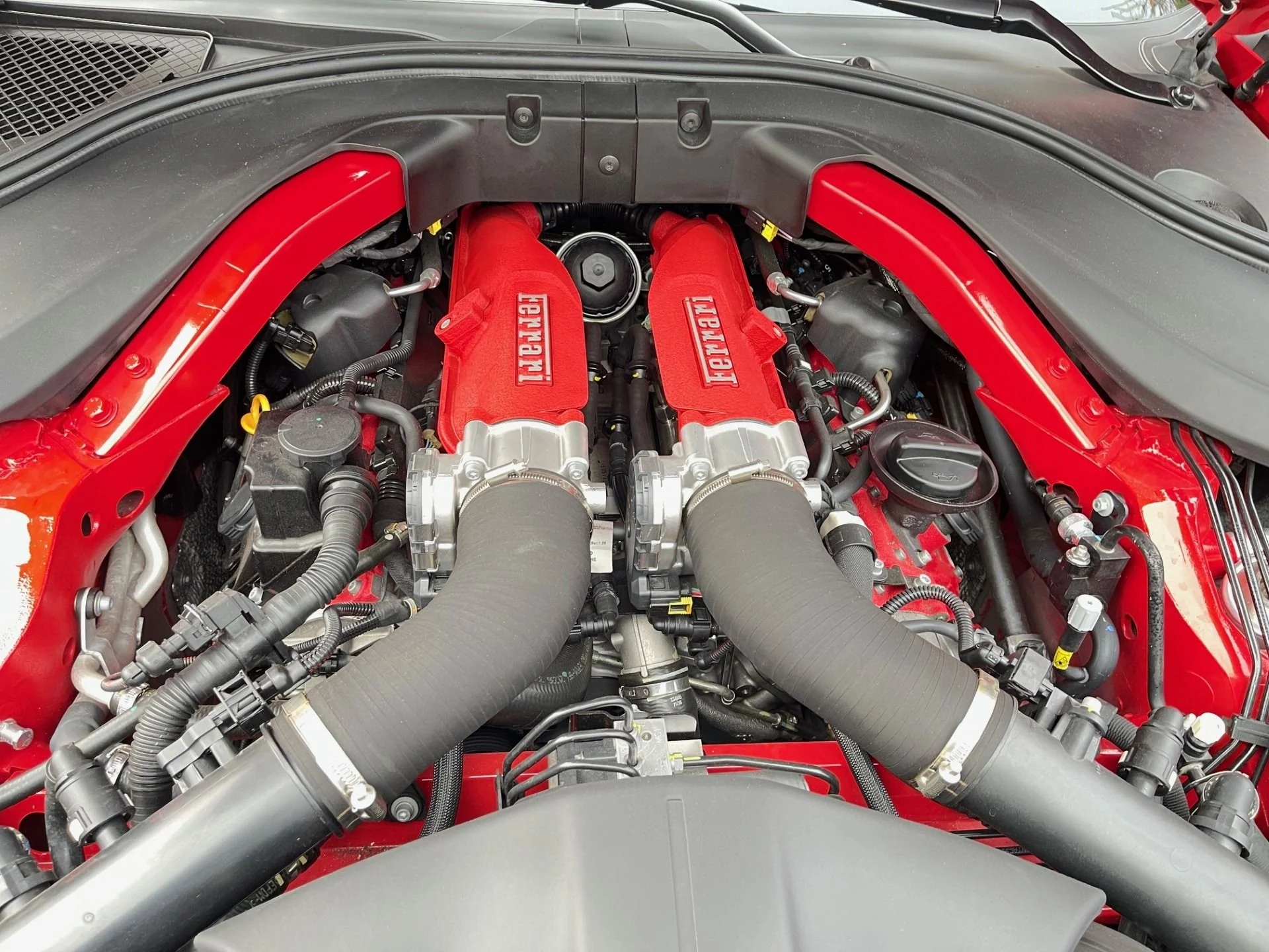 mph017_2098071087_Used_2019_Ferrari_Portofino_1763747011_744d536be9