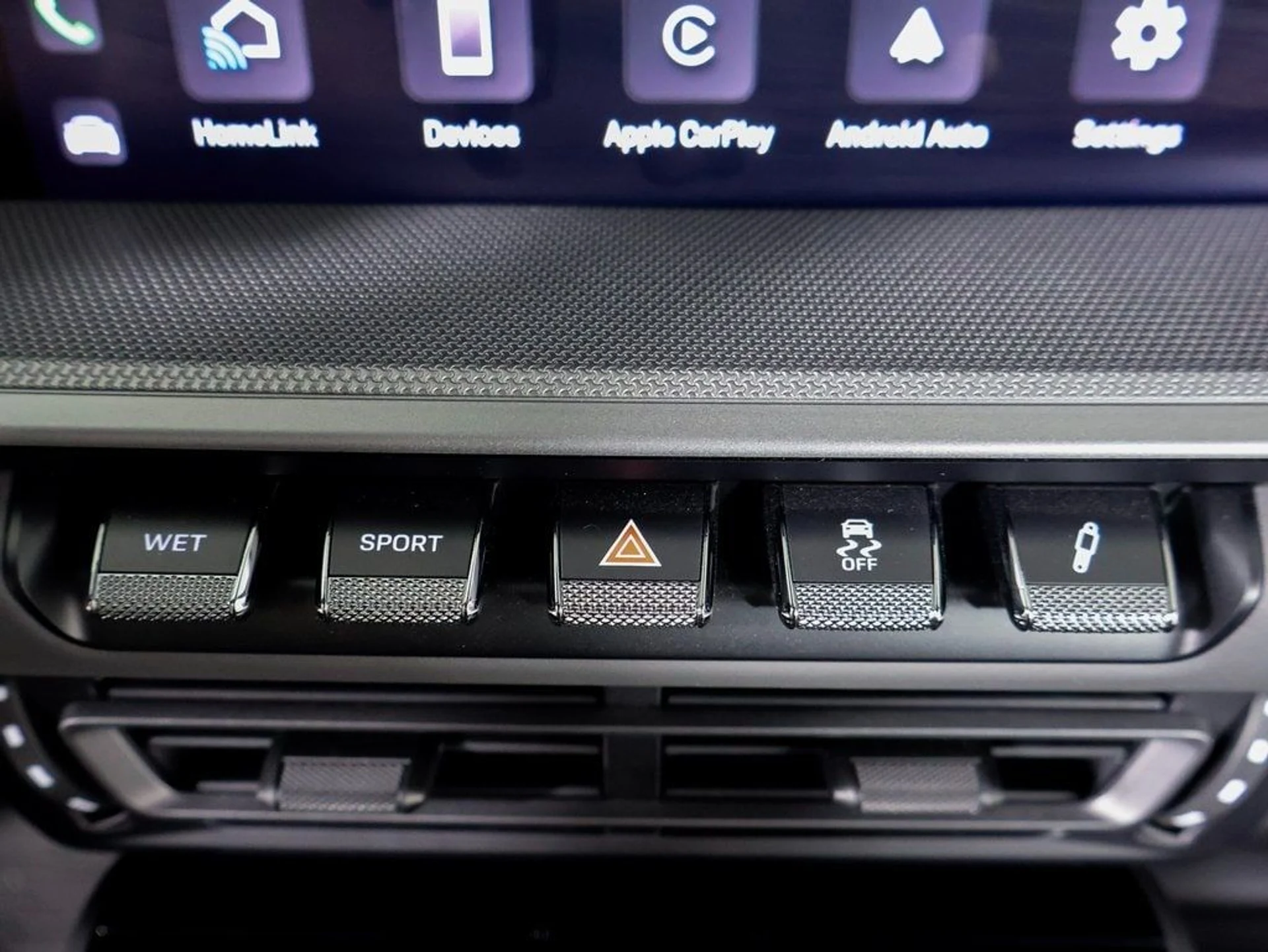 mph017_2114260419_46b763dc65bd660a5c6641060d87198dx_e53e0a9749