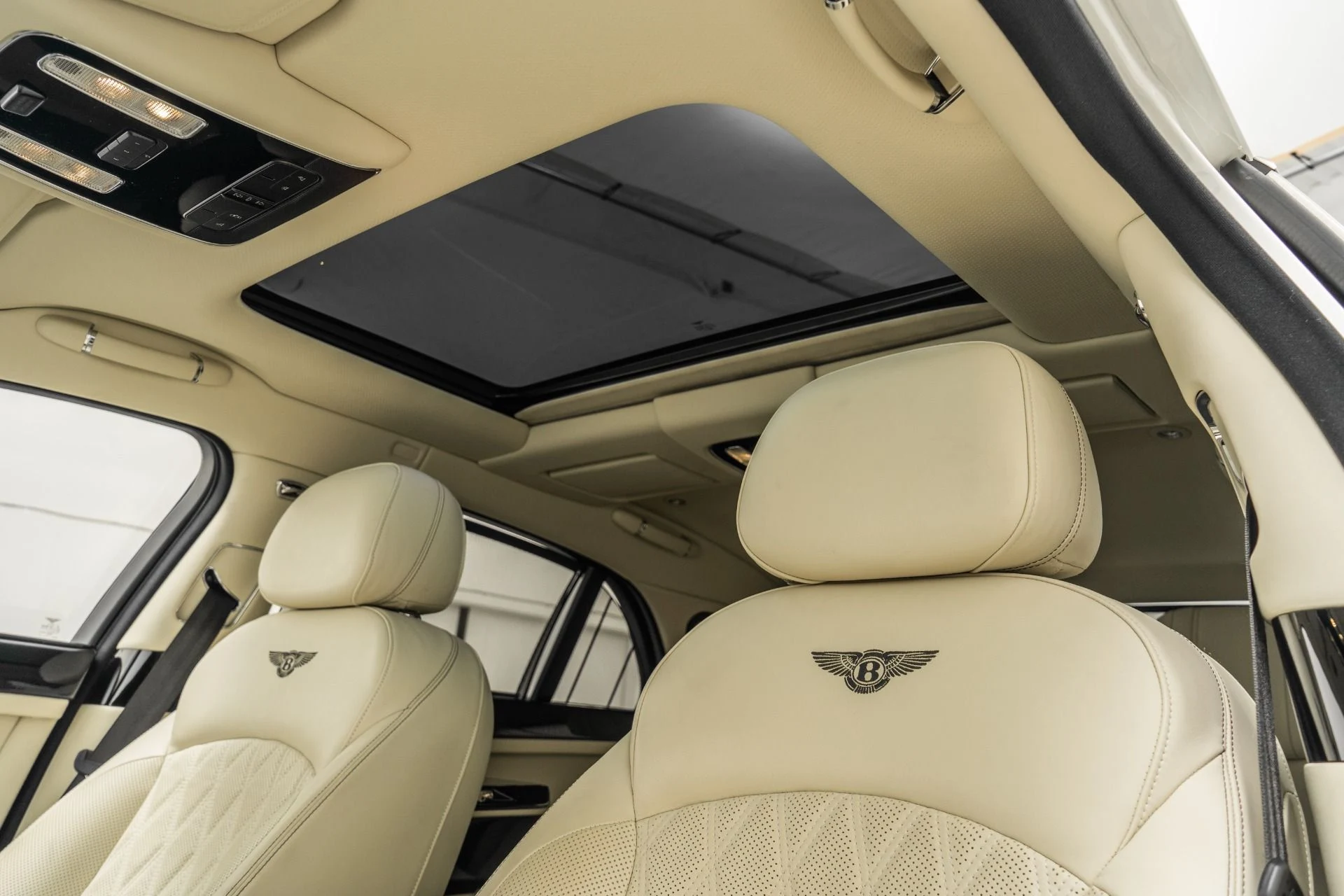 mph017_2115317591_Used_2020_Bentley_Mulsanne_1761600873_e9af010d39